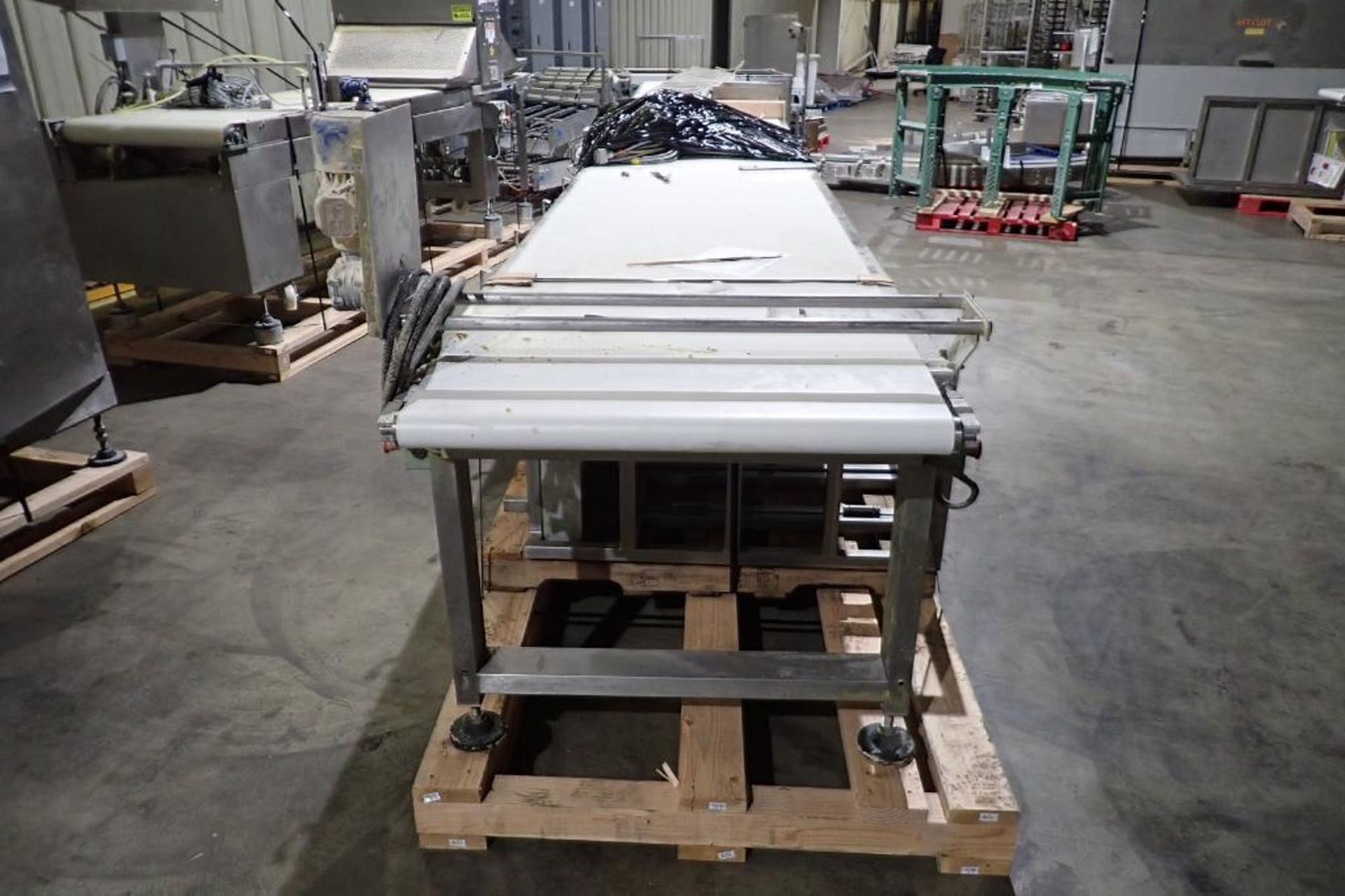 Canol makeup conveyor bed. (Located in Lodi, CA) - Image 2 of 8