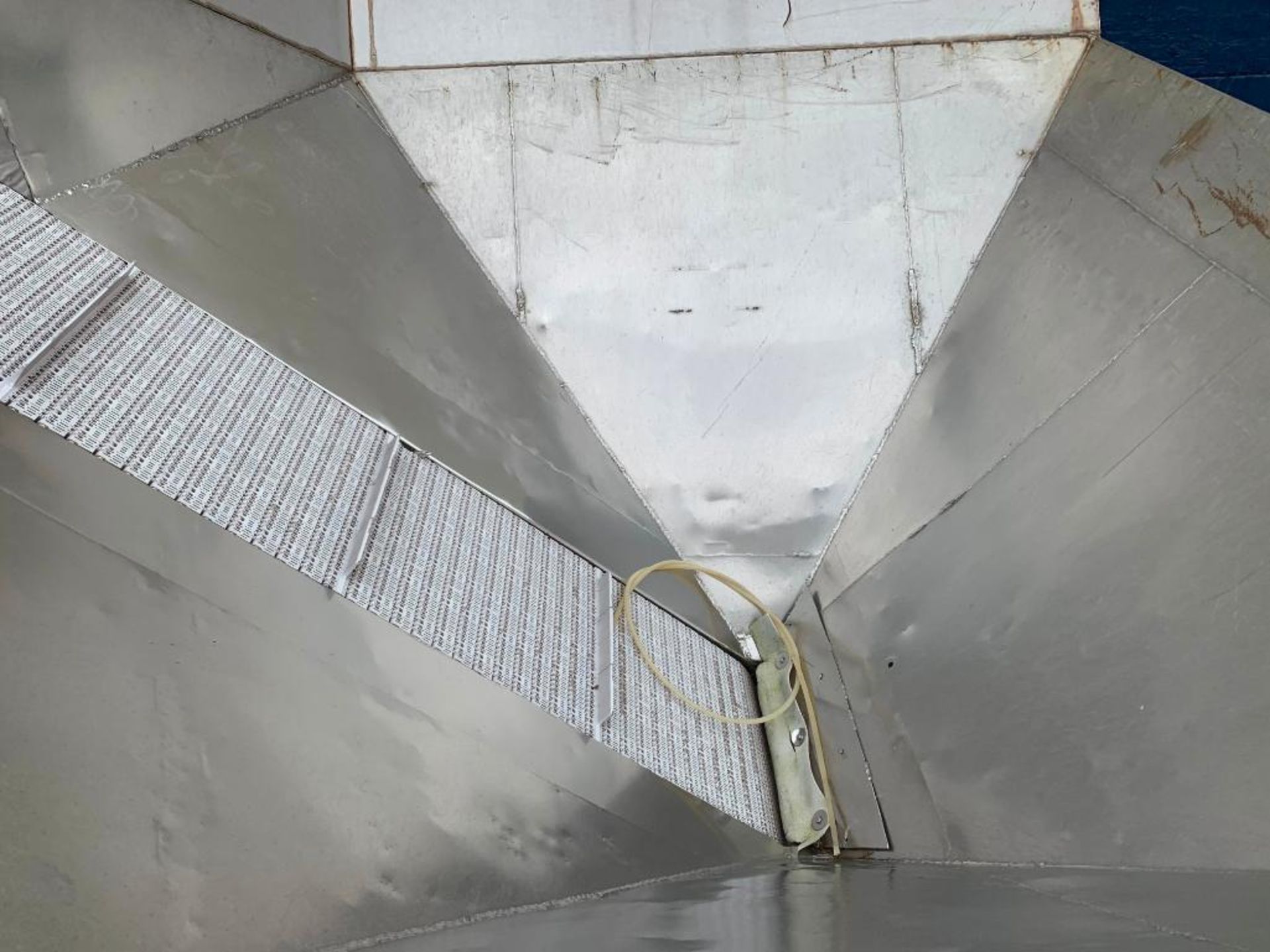 SS water hopper unloading bin w/incline conveyor. (Located in Faison, NC) - Image 4 of 24