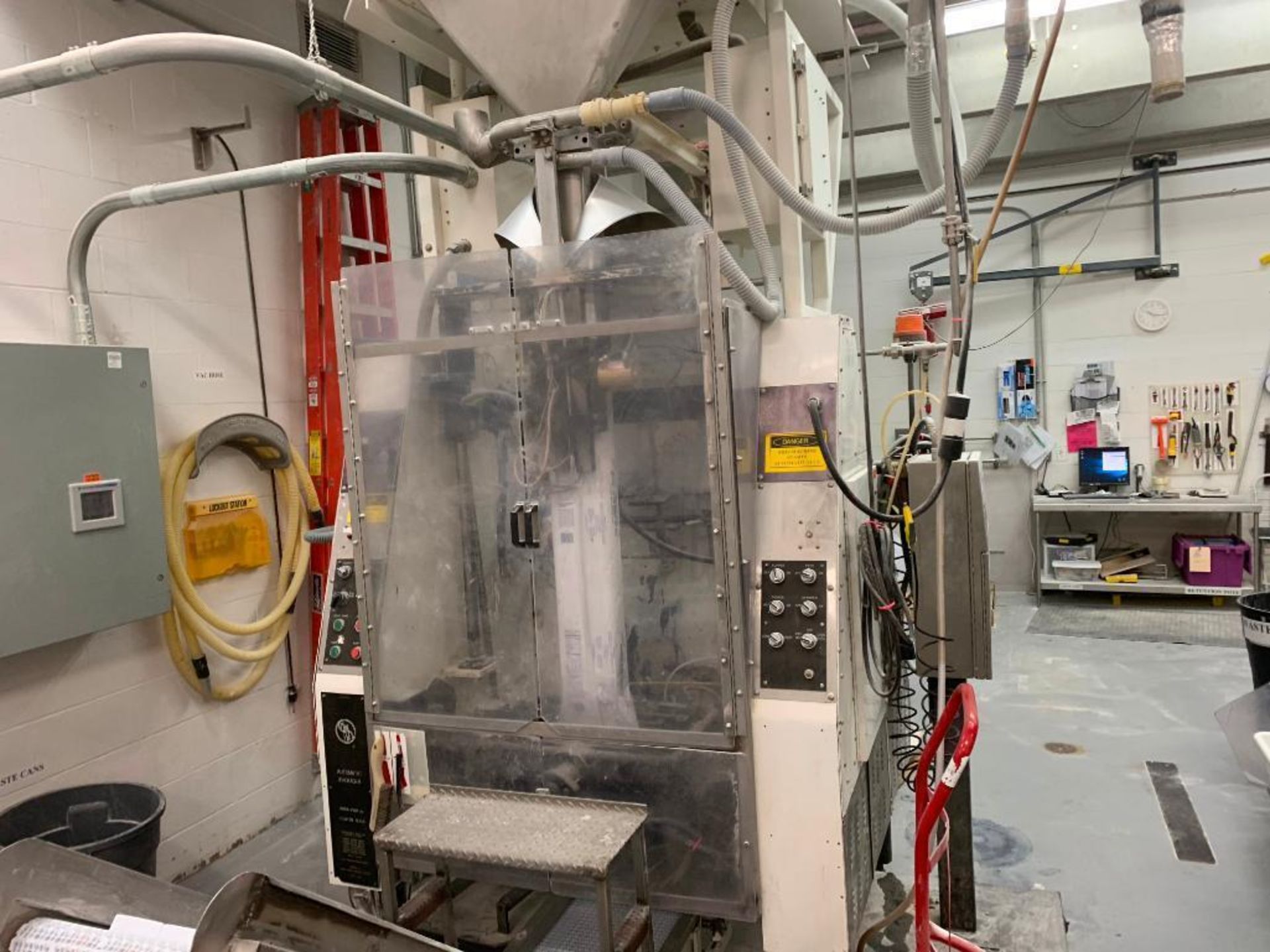 Mira Pak 5 pound vertical bag form/filler. (Located in Manawa, WI)