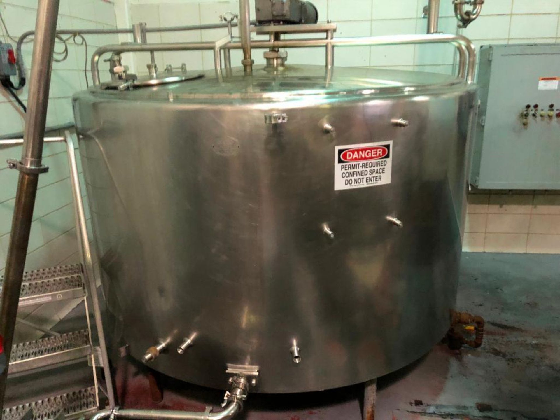 Girton Dairy Equipment SS jacketed tank. (Located in Green Bay, WI) - Image 2 of 22