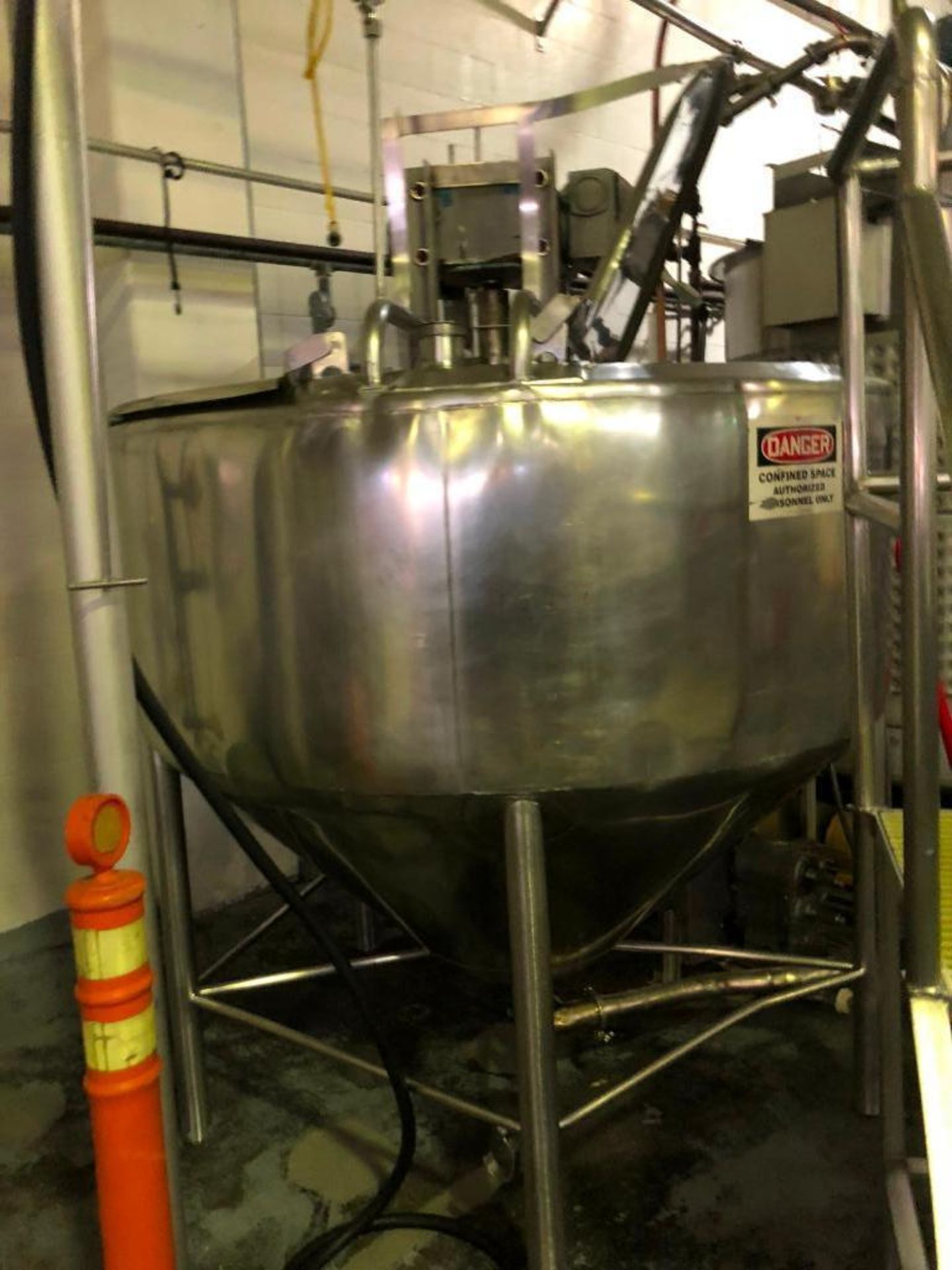 SS jacketed tank. (Located in Green Bay, WI) - Image 3 of 12