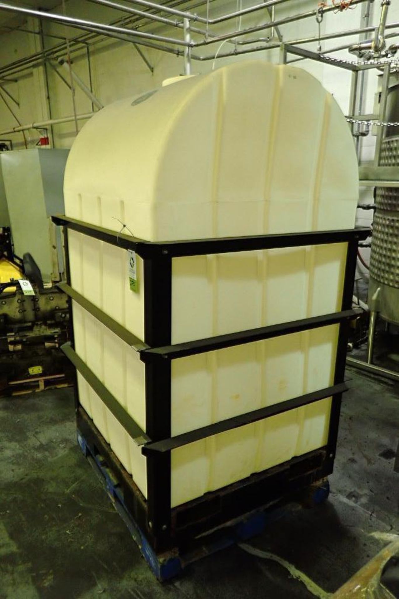 500 Gal. poly transport tank. (Located in Green Bay, WI) - Image 15 of 24