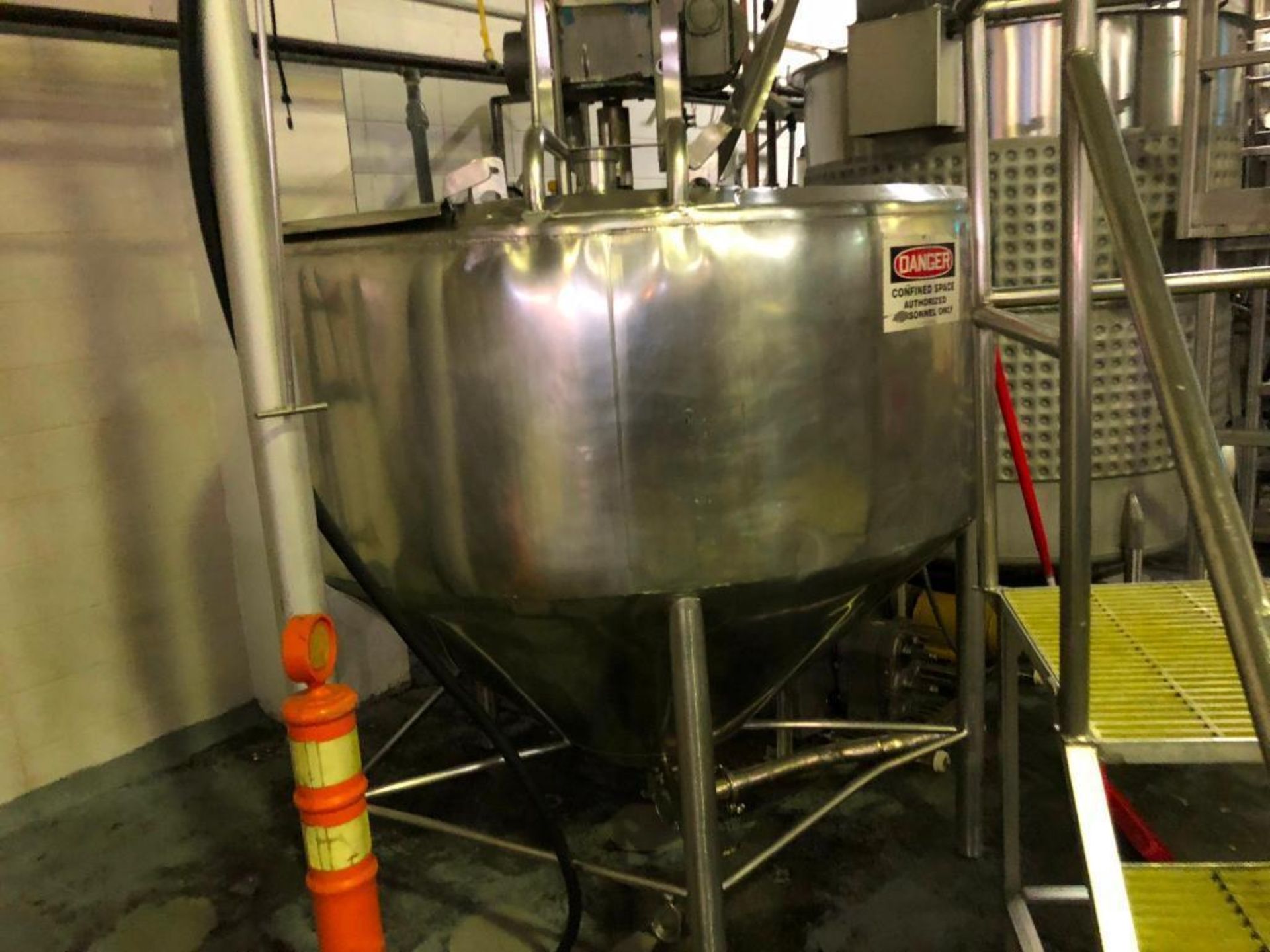 SS jacketed tank. (Located in Green Bay, WI)