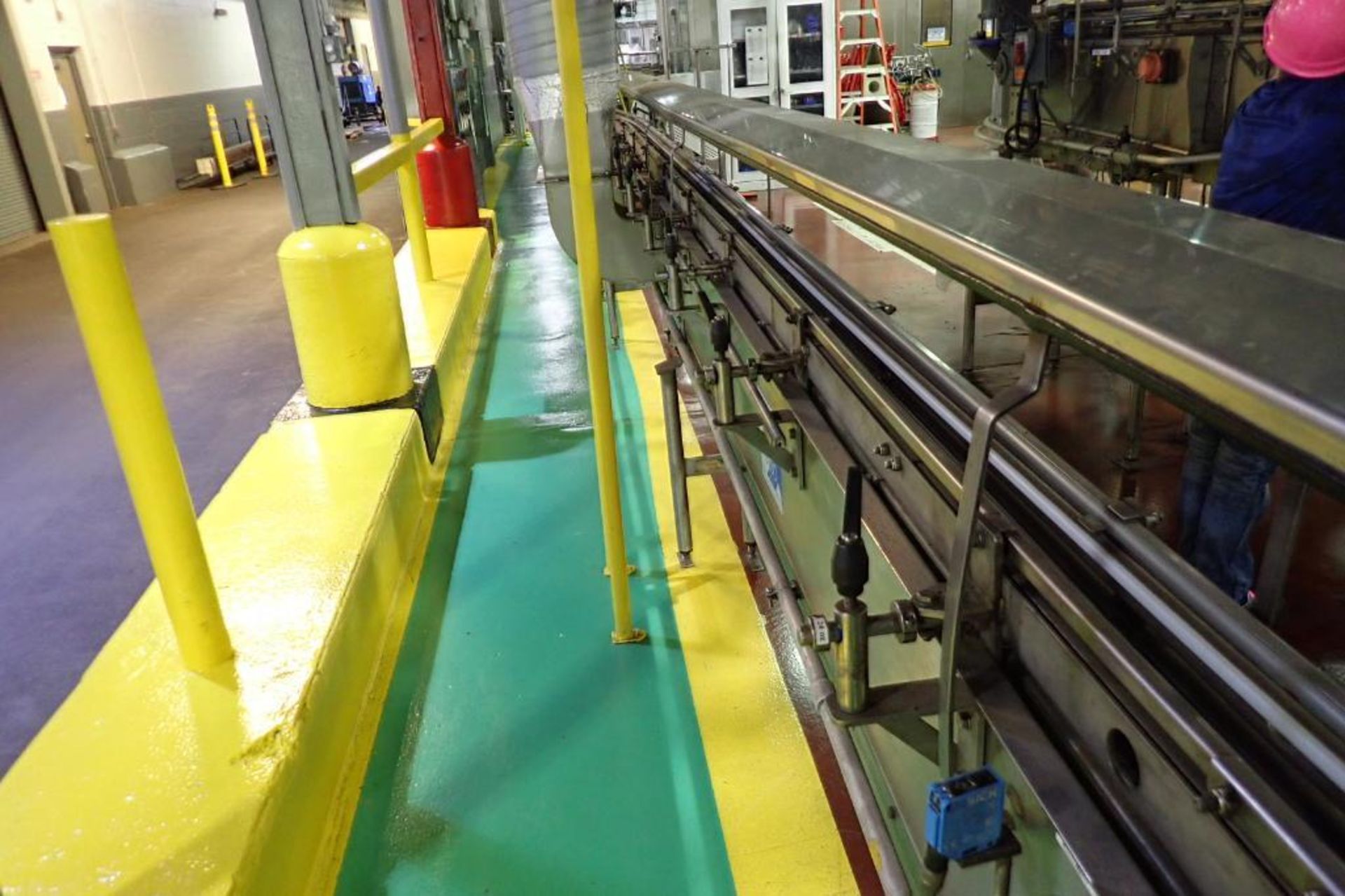 GEBO SS adjustable can conveyor - (Located in Newport, TN)