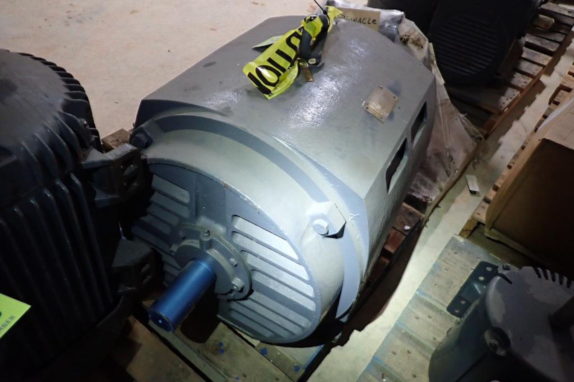 Toshiba 200 hp motor - (Located in Fayetteville, AR) - Image 2 of 5