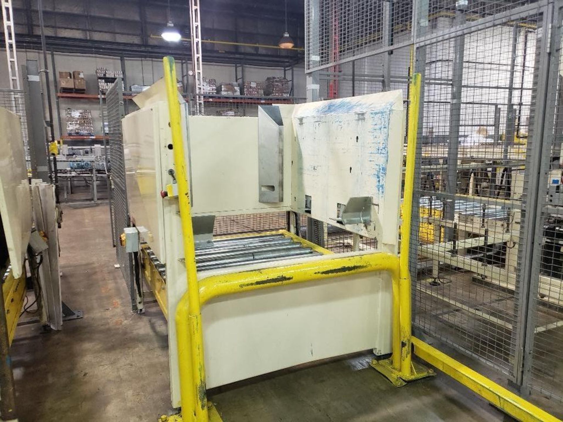 Pallet destacker - (Located in Newport, TN)