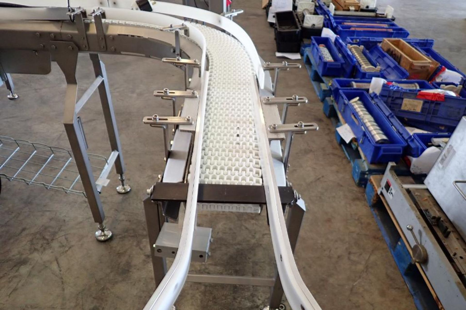 M-tech 90 degree conveyor, white plastic interlock belt, 5 in. wide x 33 in. tall, overall 76 in. - Image 3 of 9