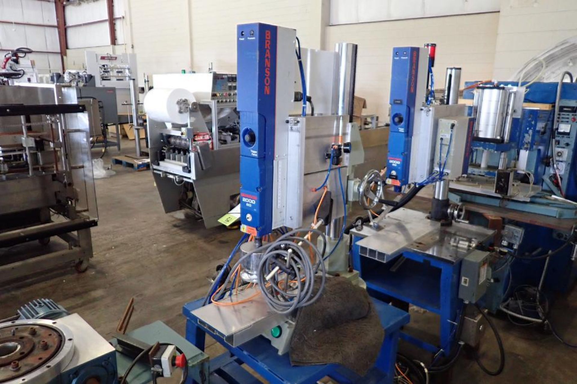 Branson Ultrasonic welder, Model 2000ao, mild steel frame { Rigging Fee: $50} - Image 5 of 16