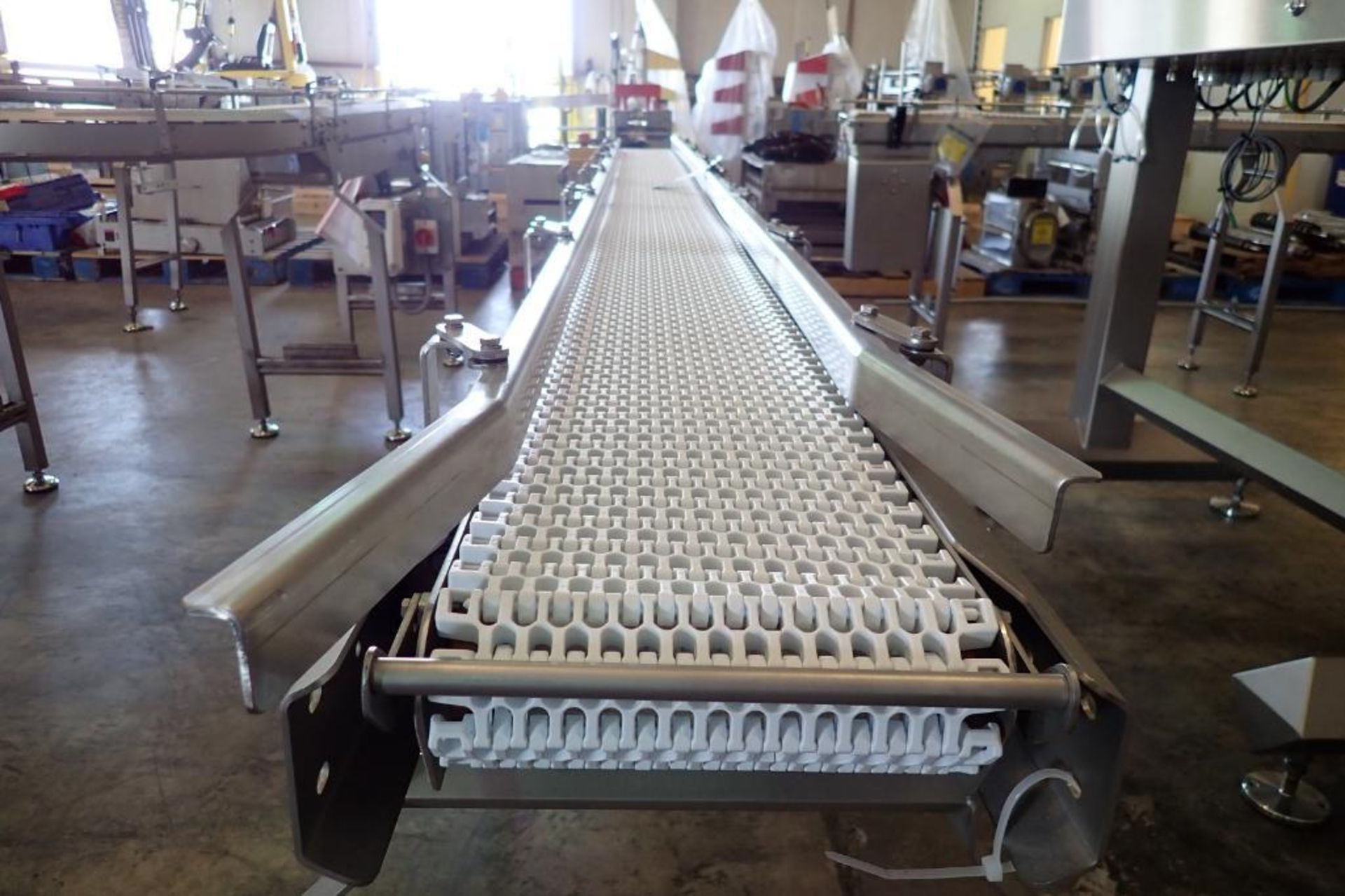 M-tech conveyor, white plastic interlock belt, 141 in. long x 8 in. wide x 33 in. tall, vfd - Image 5 of 13