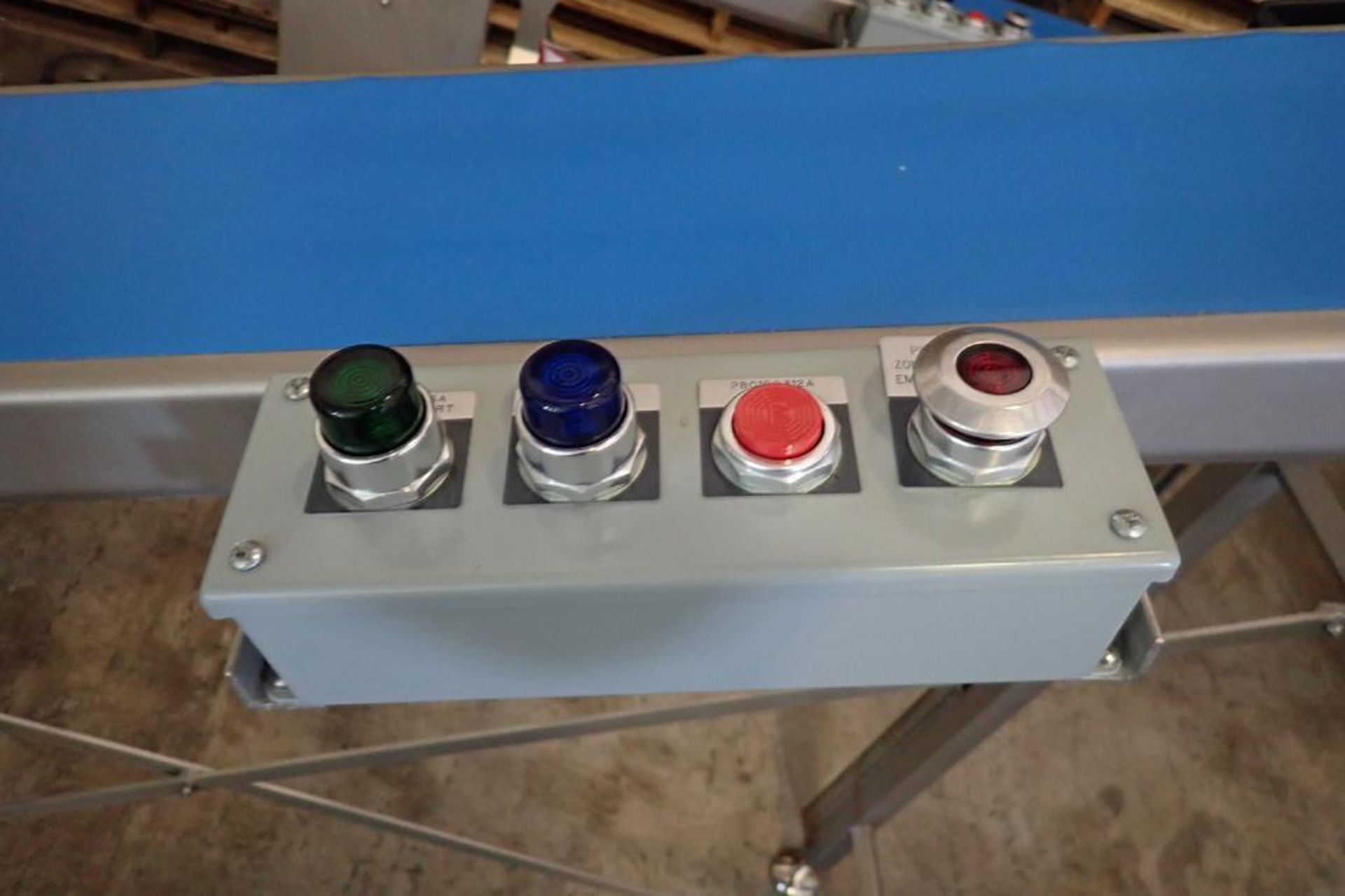 M-tech incline conveyor, blue vinyl belt 57 in. long x 7.75 in. wide x 38 in. infeed x 57 in. - Bild 8 aus 14