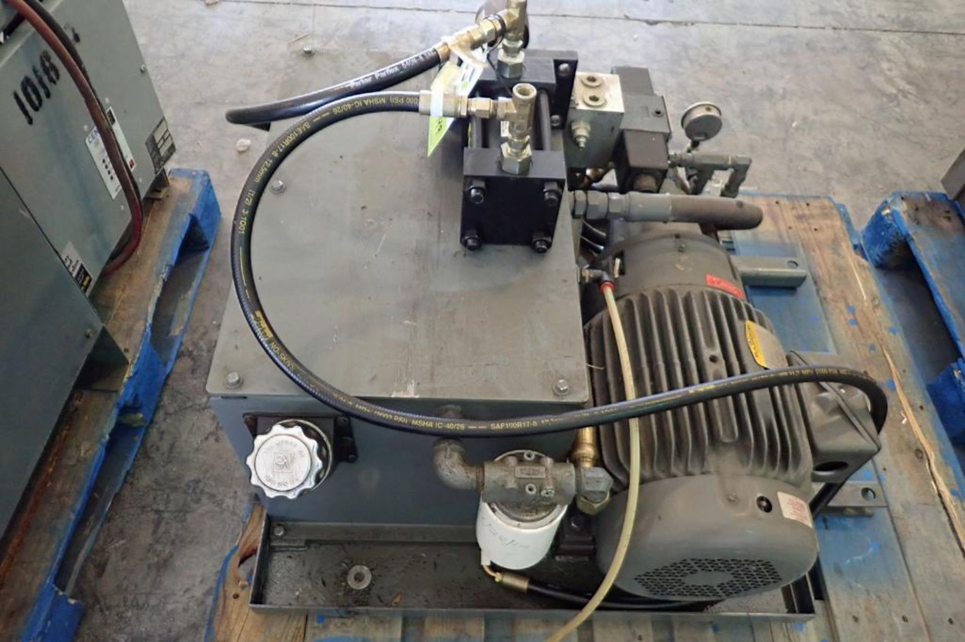 Continental hydraulics hydraulic power pack, 15 hp motor { Rigging Fee: $25} - Image 7 of 12