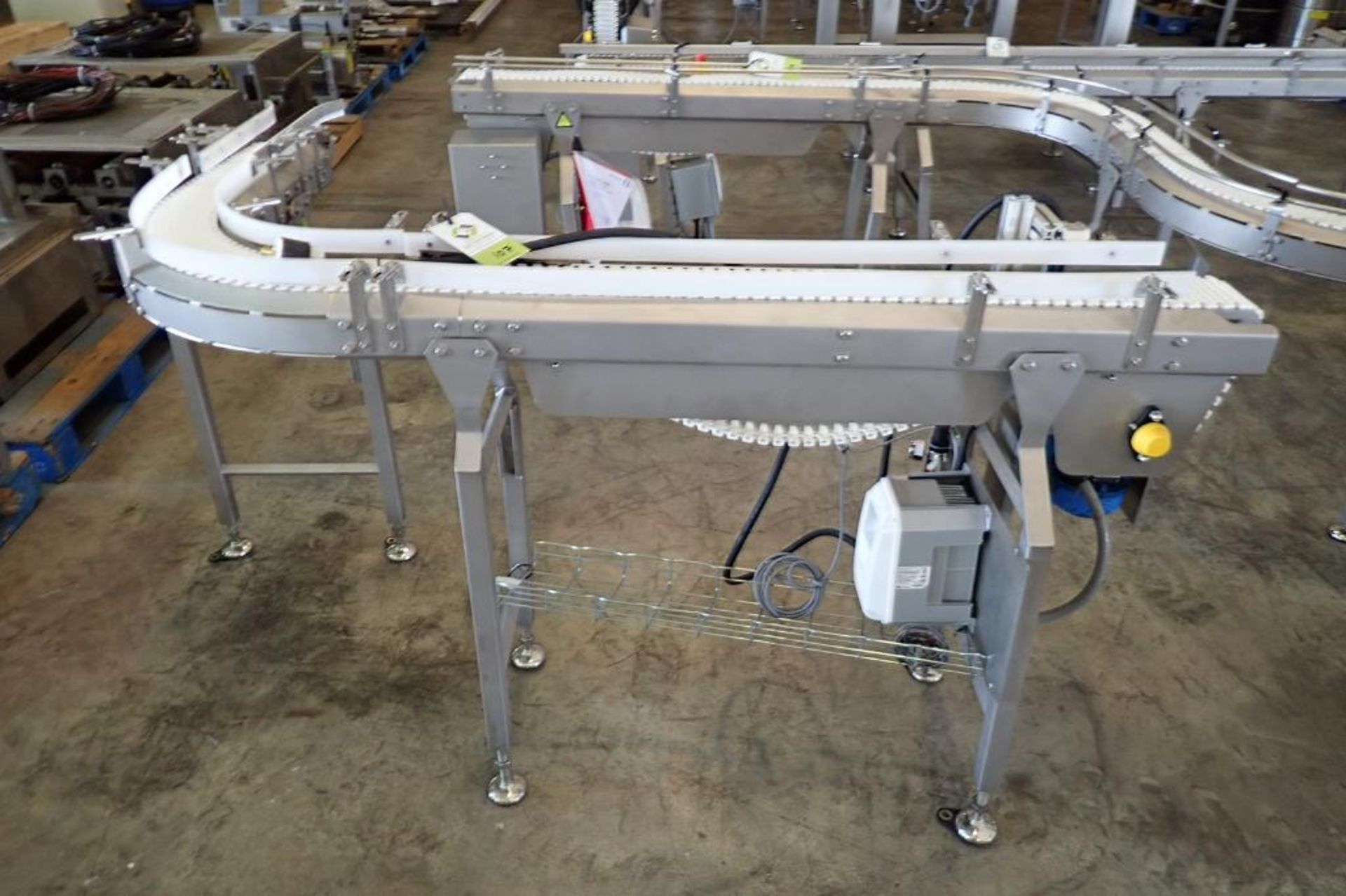 M-tech 90 degree conveyor, white plastic interlock belt, 5 in. wide x 33 in. tall, overall 76 in. - Image 4 of 9