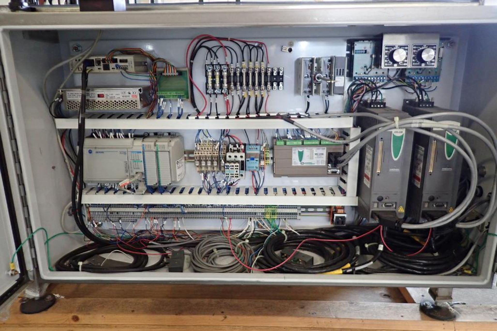 2003 Westlund 90 degree feeder, SN 793, 5 in. wide belts, Allen Bradley panelview 300 Micro { - Image 22 of 29