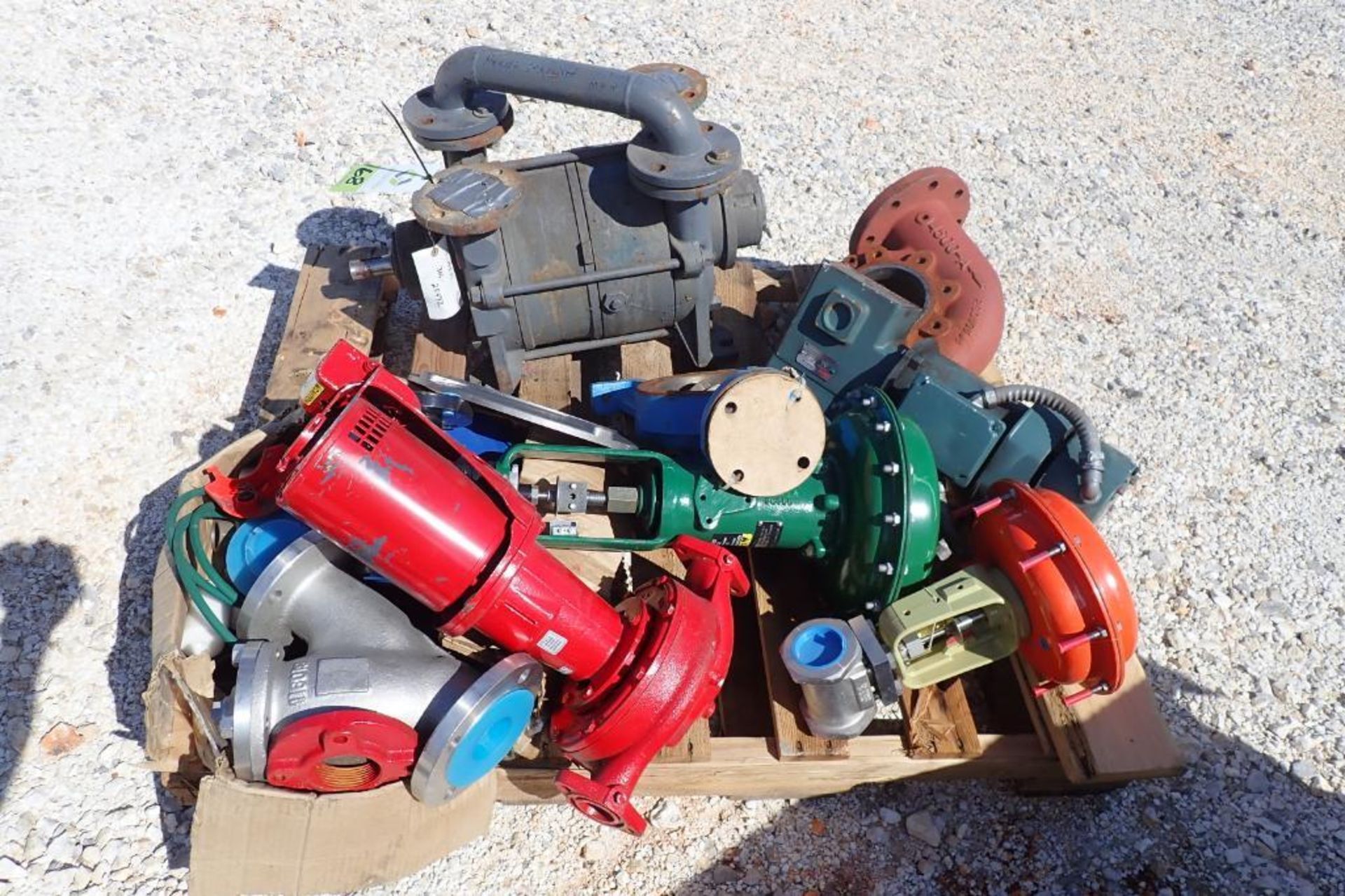 Lot of misc. valves and pumps - (Located in Fayetteville, AR) - Bild 6 aus 6