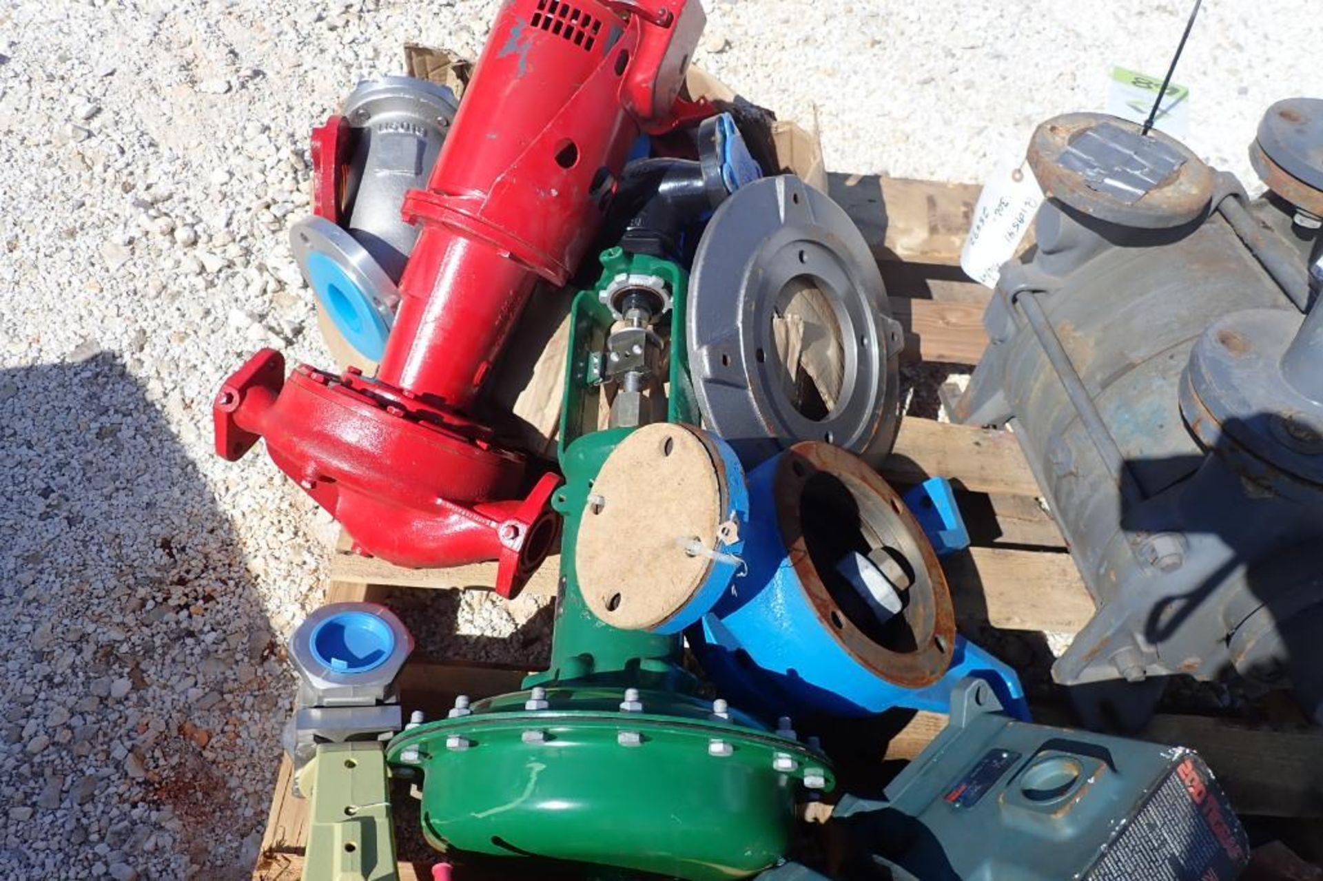 Lot of misc. valves and pumps - (Located in Fayetteville, AR) - Bild 4 aus 6