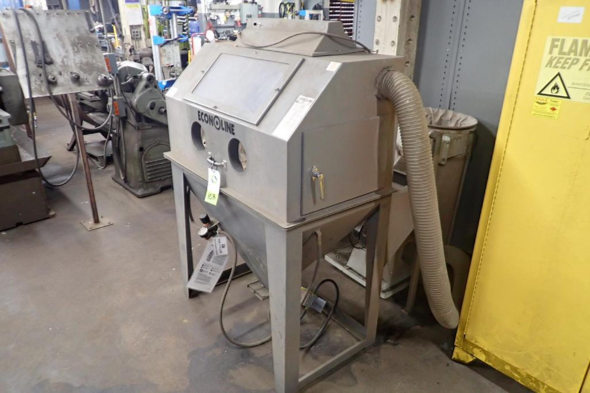 Econoline self-contained sand blasting unit. {Located in Dixon, IL} - Image 3 of 10