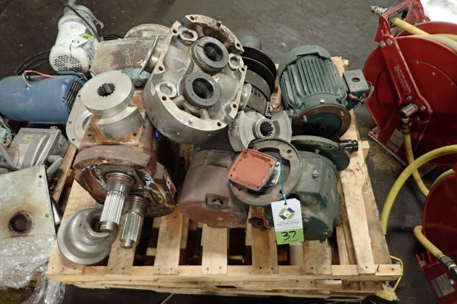 Pallet of misc. pump heads. {Located in Dixon, IL}