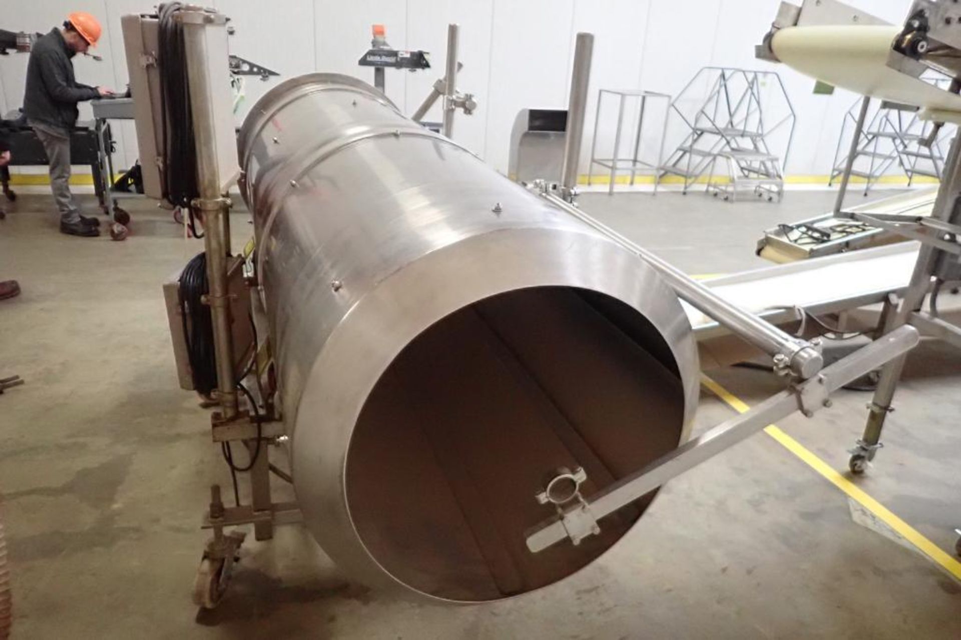 Spray Dynamics soft flite coating drum. {Located in Visalia, CA} - Image 15 of 17