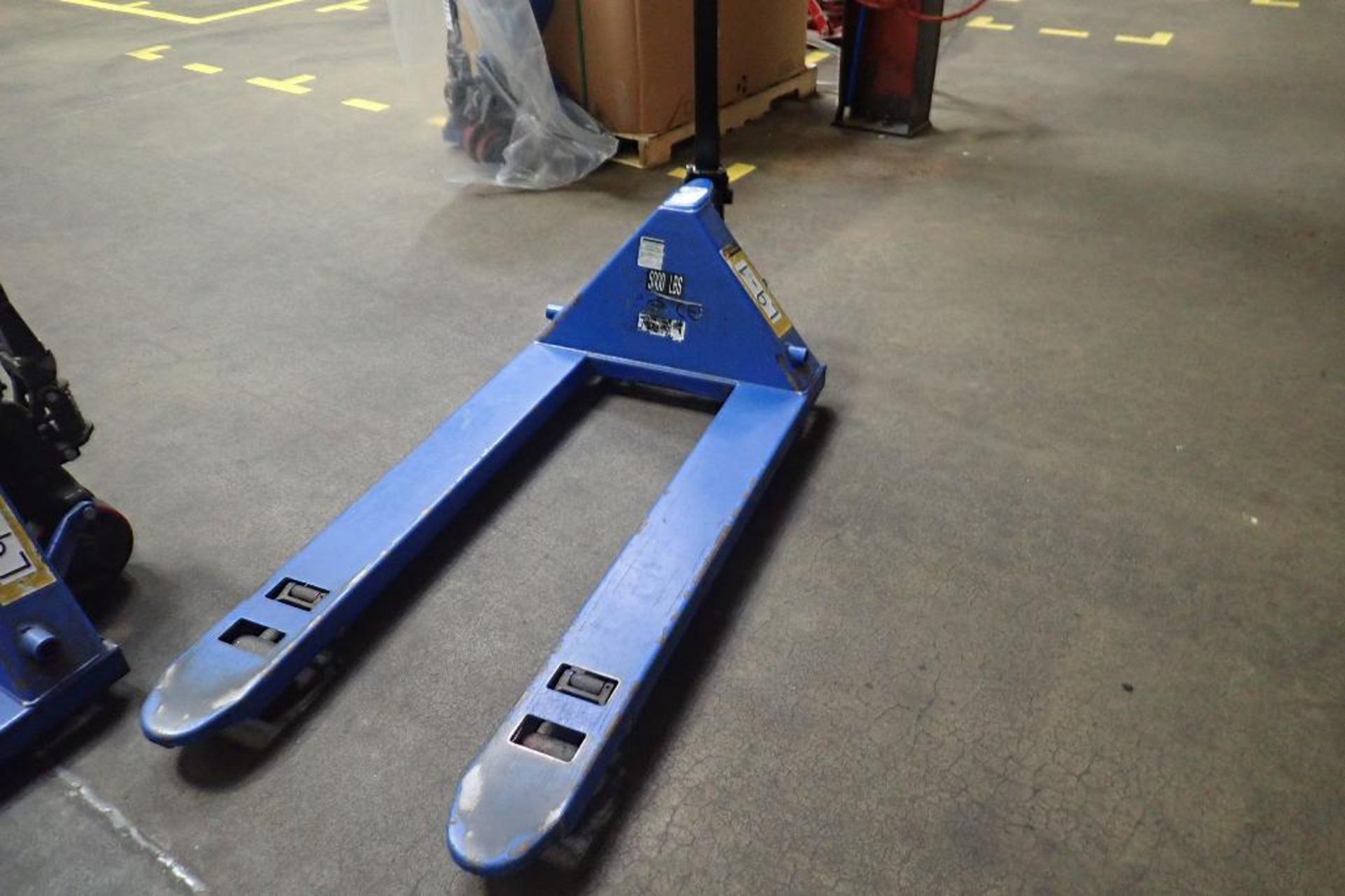 Global Industrial hand pallet jack.. {Located in Visalia, CA} - Image 2 of 4