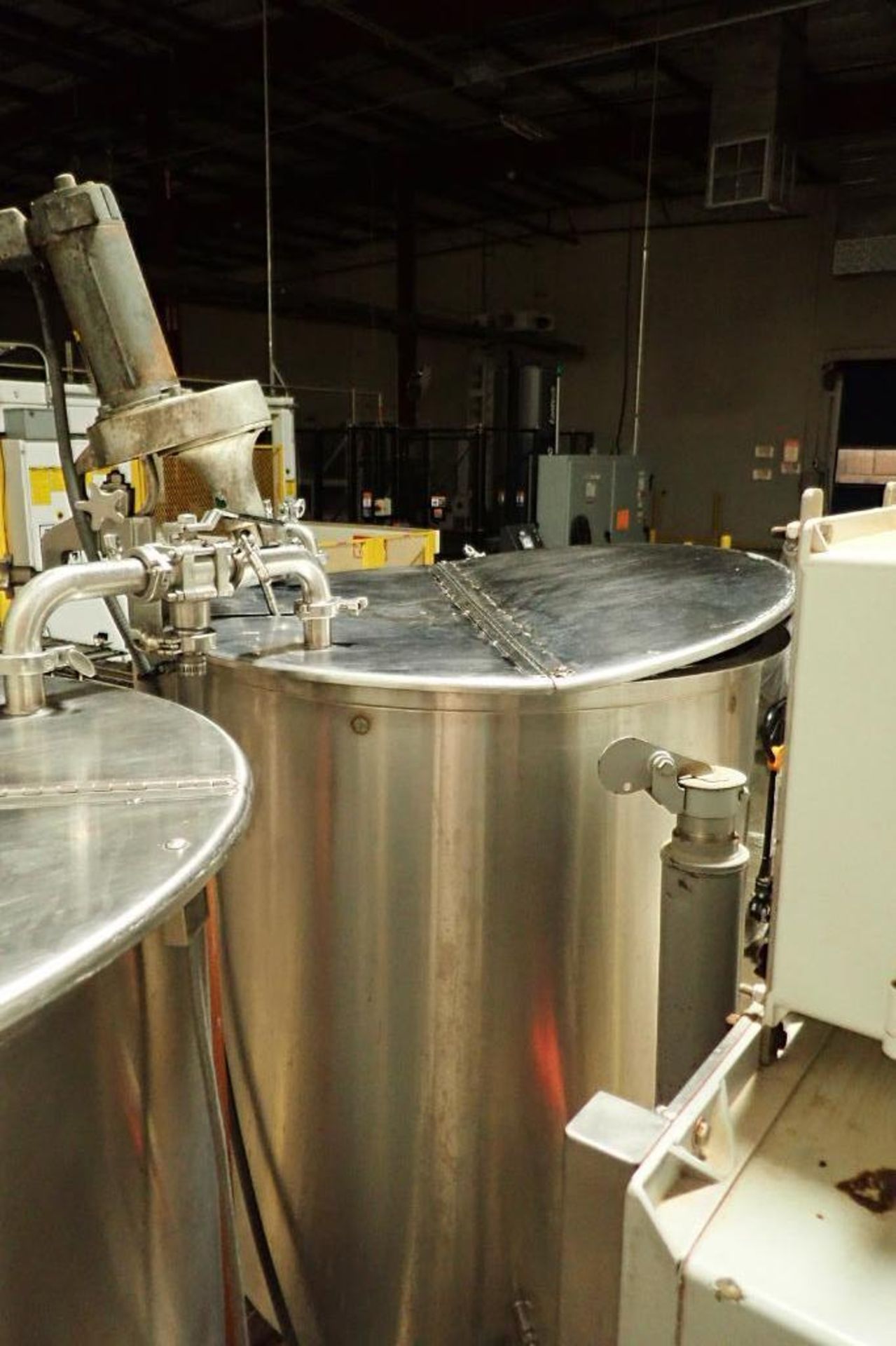 Spray Dynamics liquid and dry additive system. {Located in Visalia, CA} - Image 14 of 25