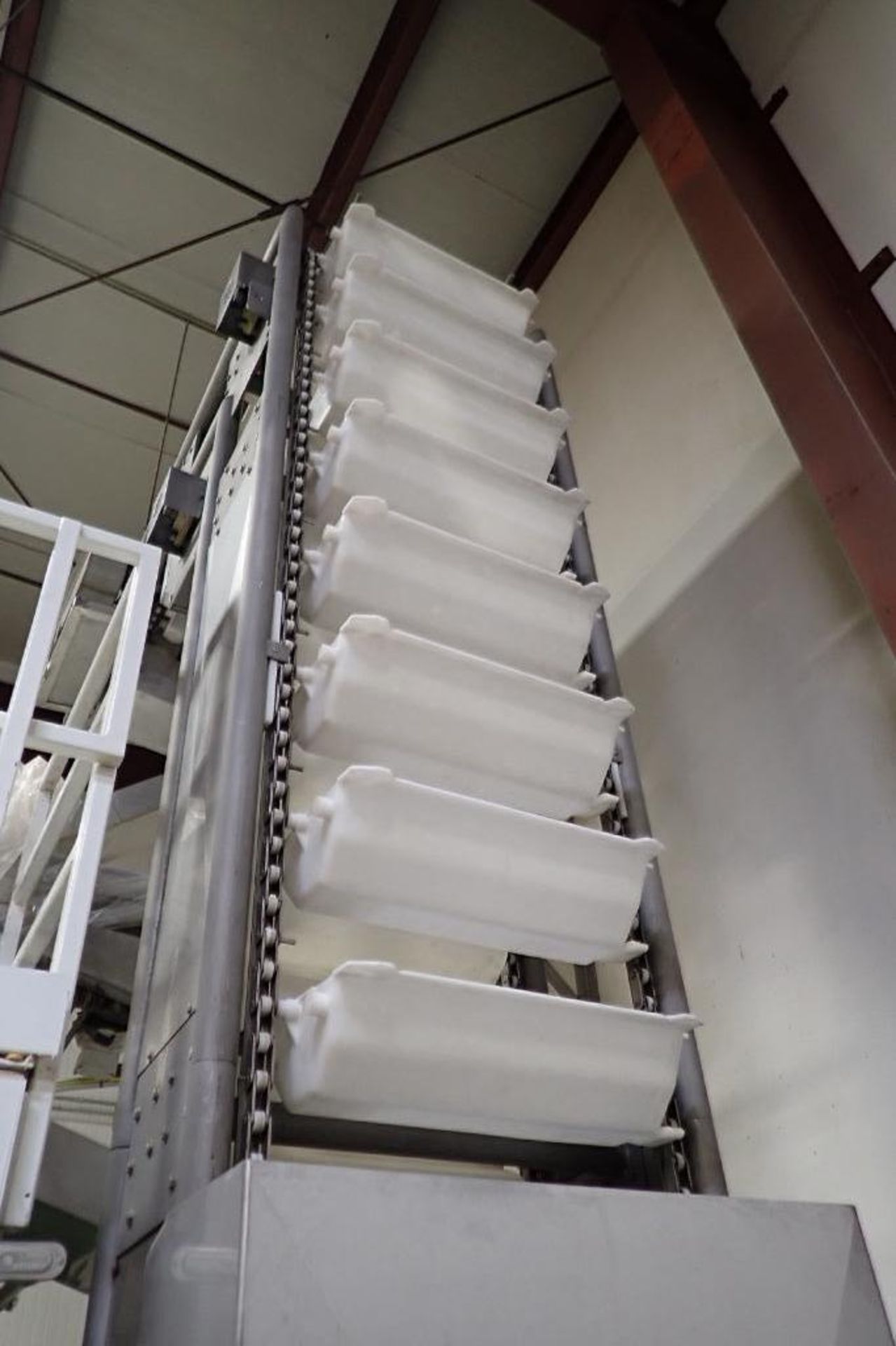 Deamco over-lapping bucket elevator. {Located in Visalia, CA} - Image 10 of 14