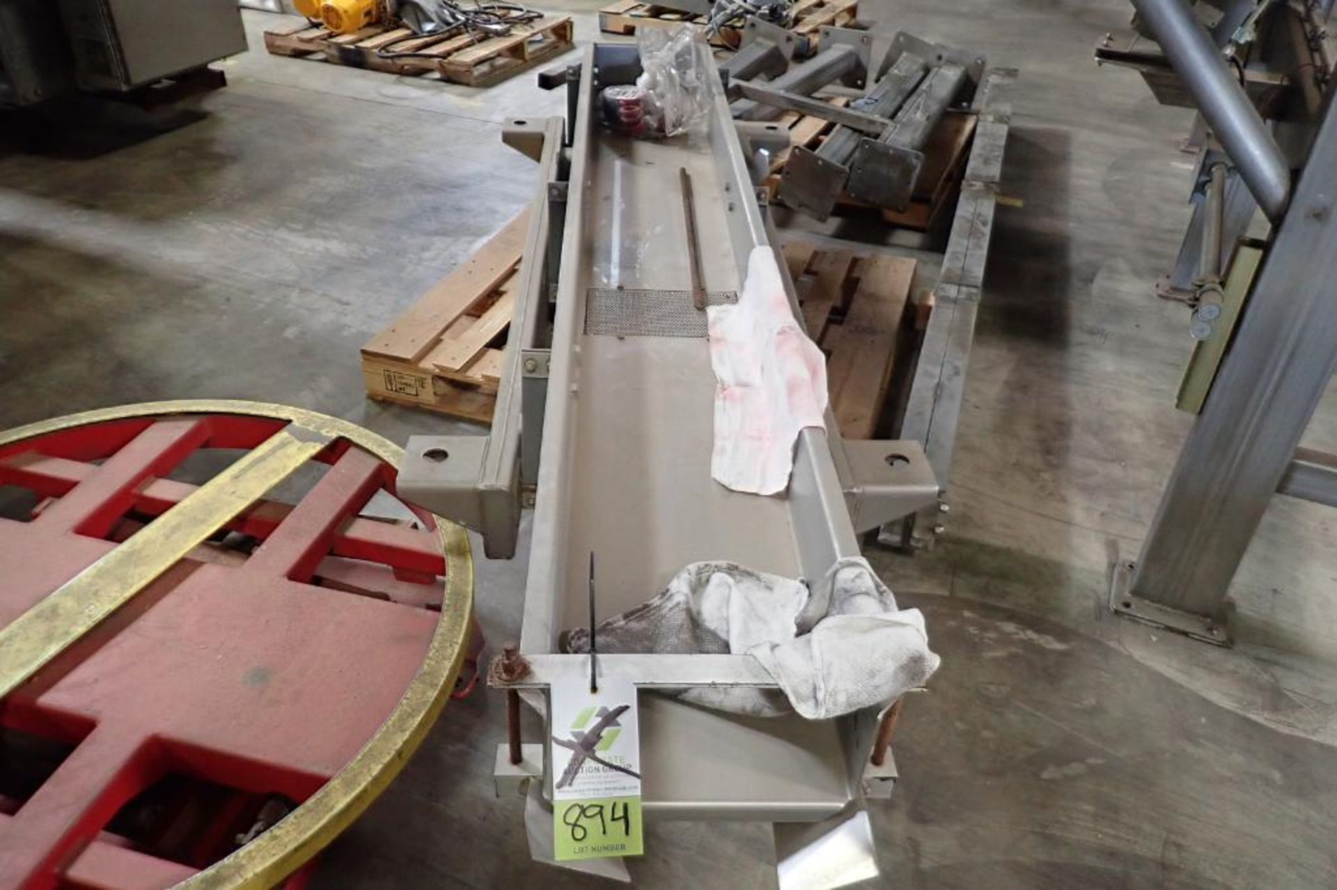 Key vibratory conveyor. {Located in Visalia, CA} - Image 2 of 13