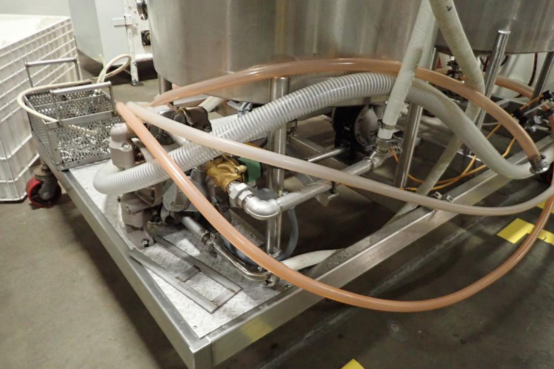 Spray Dynamics liquid and dry additive system. {Located in Visalia, CA} - Image 18 of 25