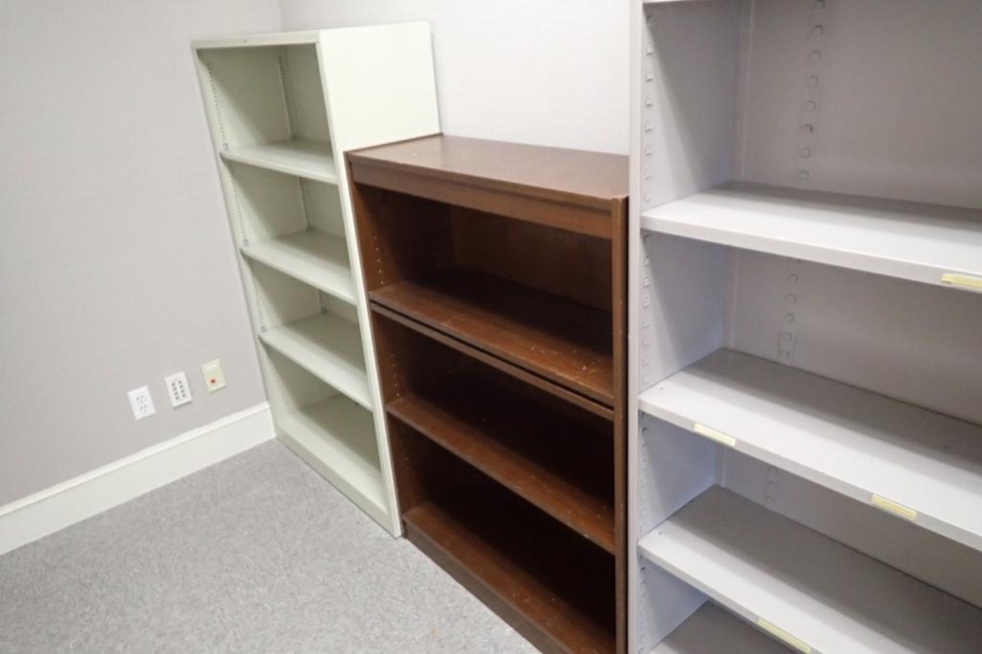 Contents of room, (4) bookshelves, chair - Image 4 of 5