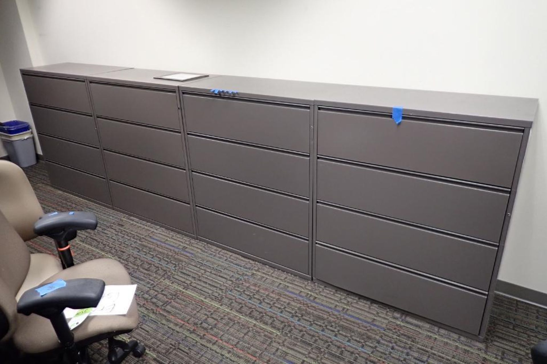 Lateral 4-drawer filing cabinets
