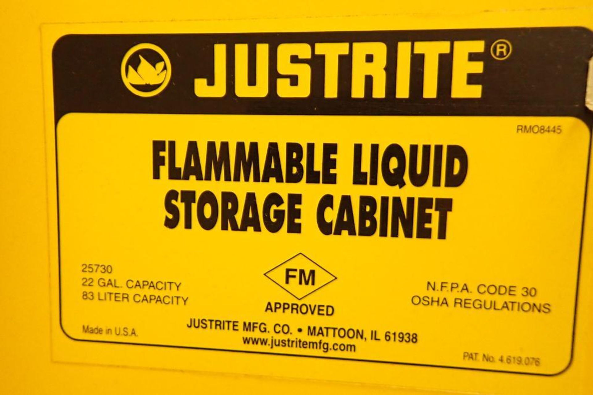 Justrite flammable liquid storage cabinet - Image 3 of 4