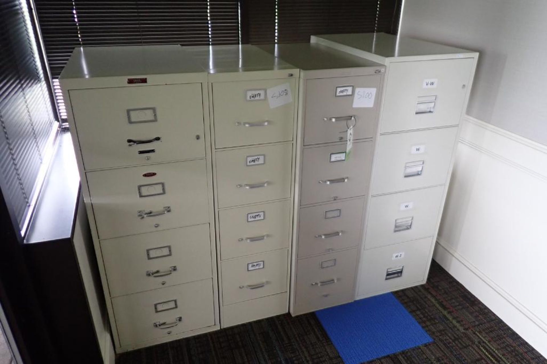 Vertical filing cabinets - Image 2 of 3