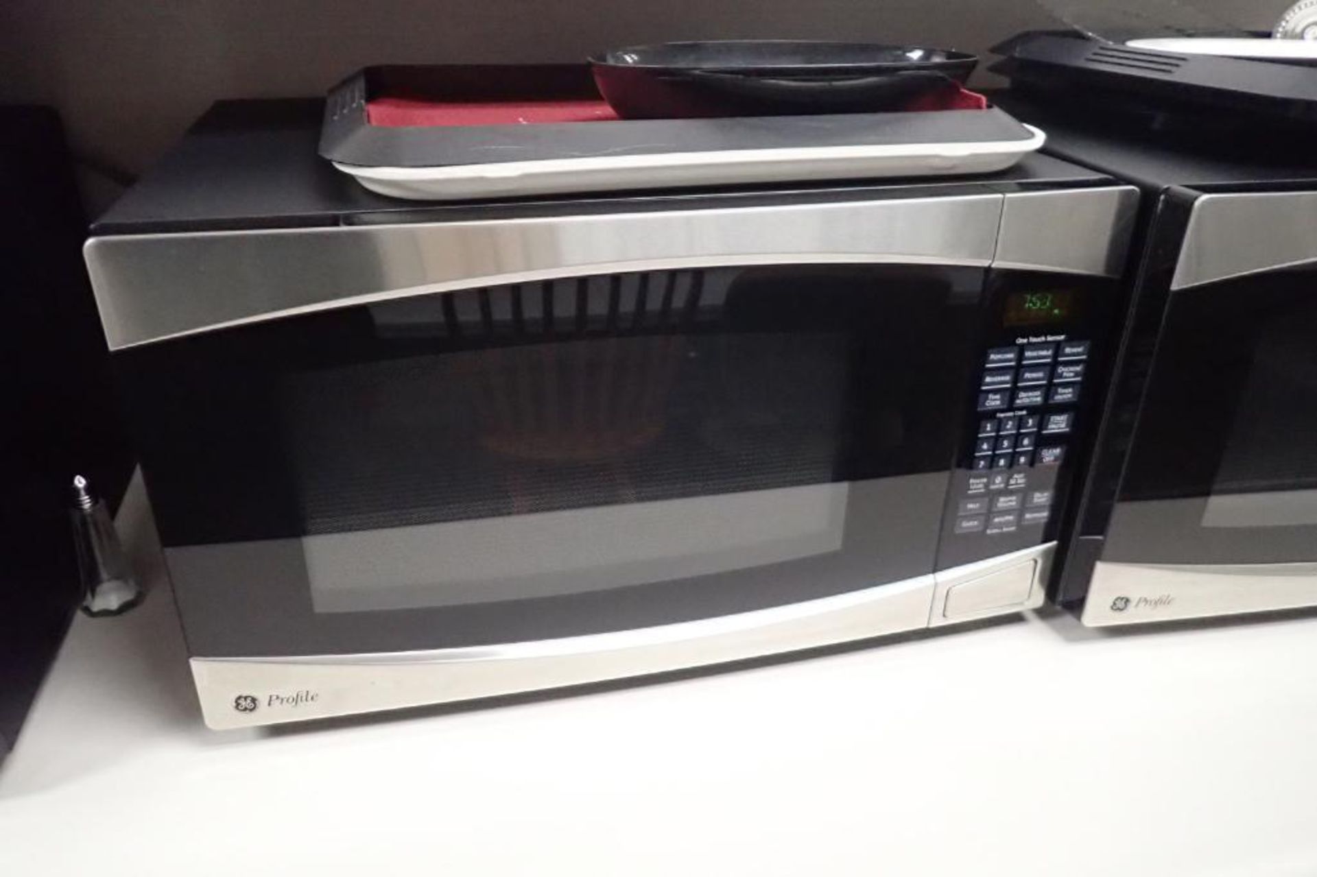 (3) microwaves - Image 3 of 4