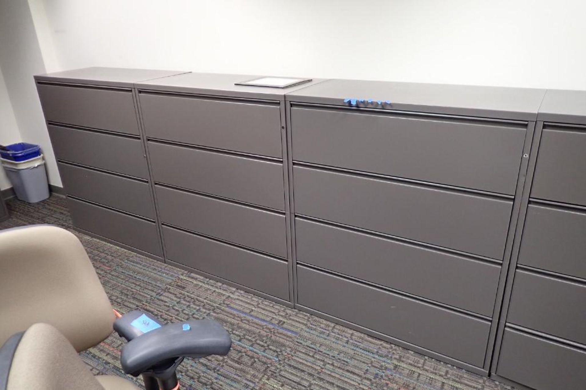 Lateral 4-drawer filing cabinets - Image 3 of 5