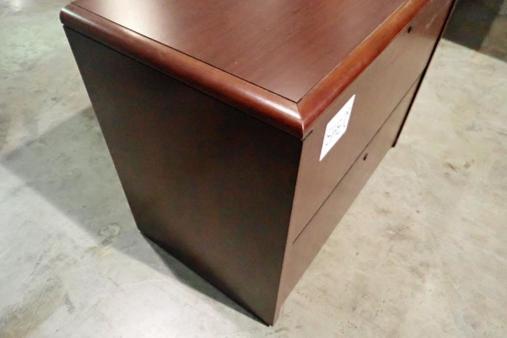 2-drawer lateral filing cabinet - Image 2 of 5