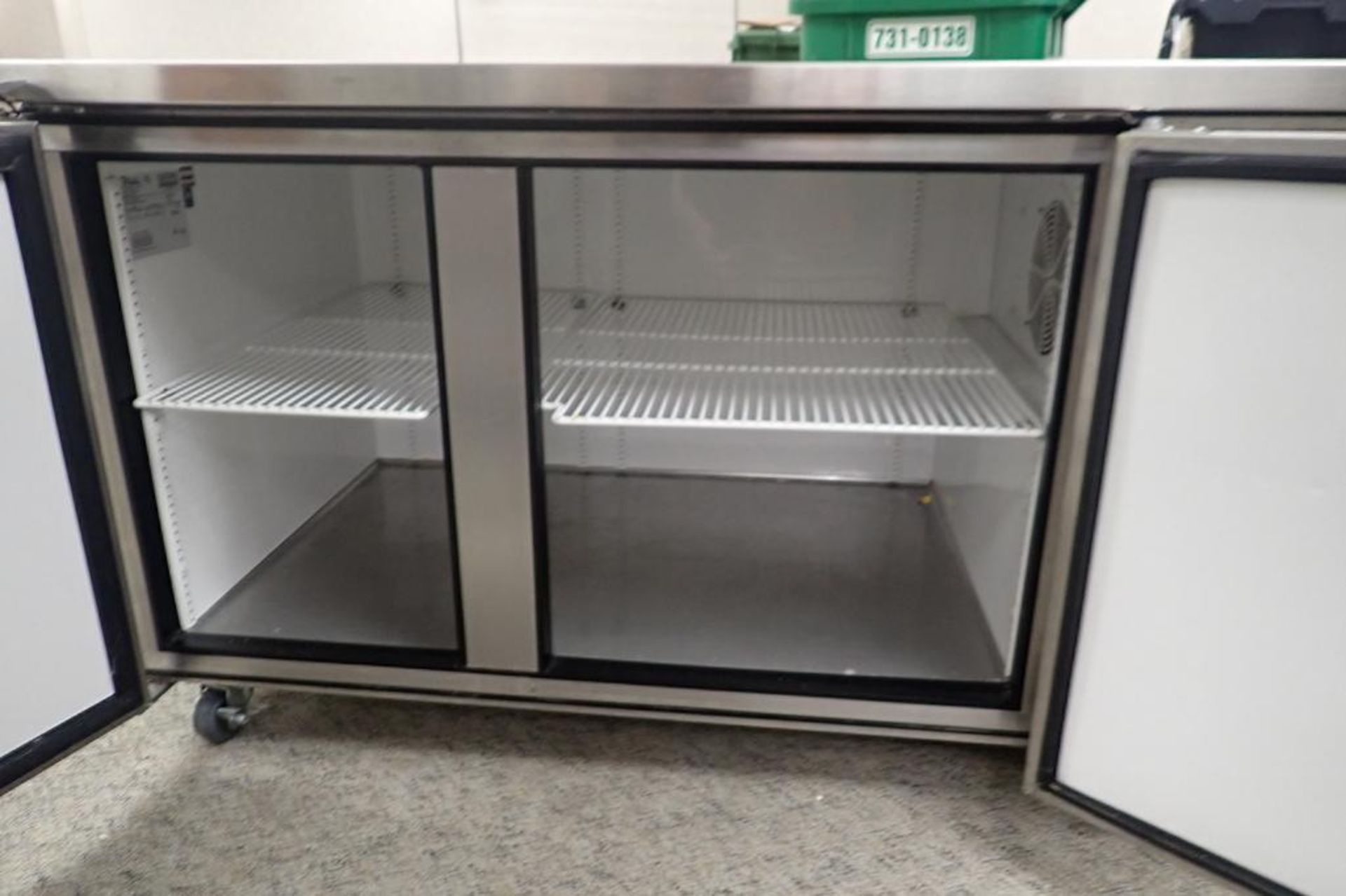 True SS cabinet refrigerator - Image 4 of 5
