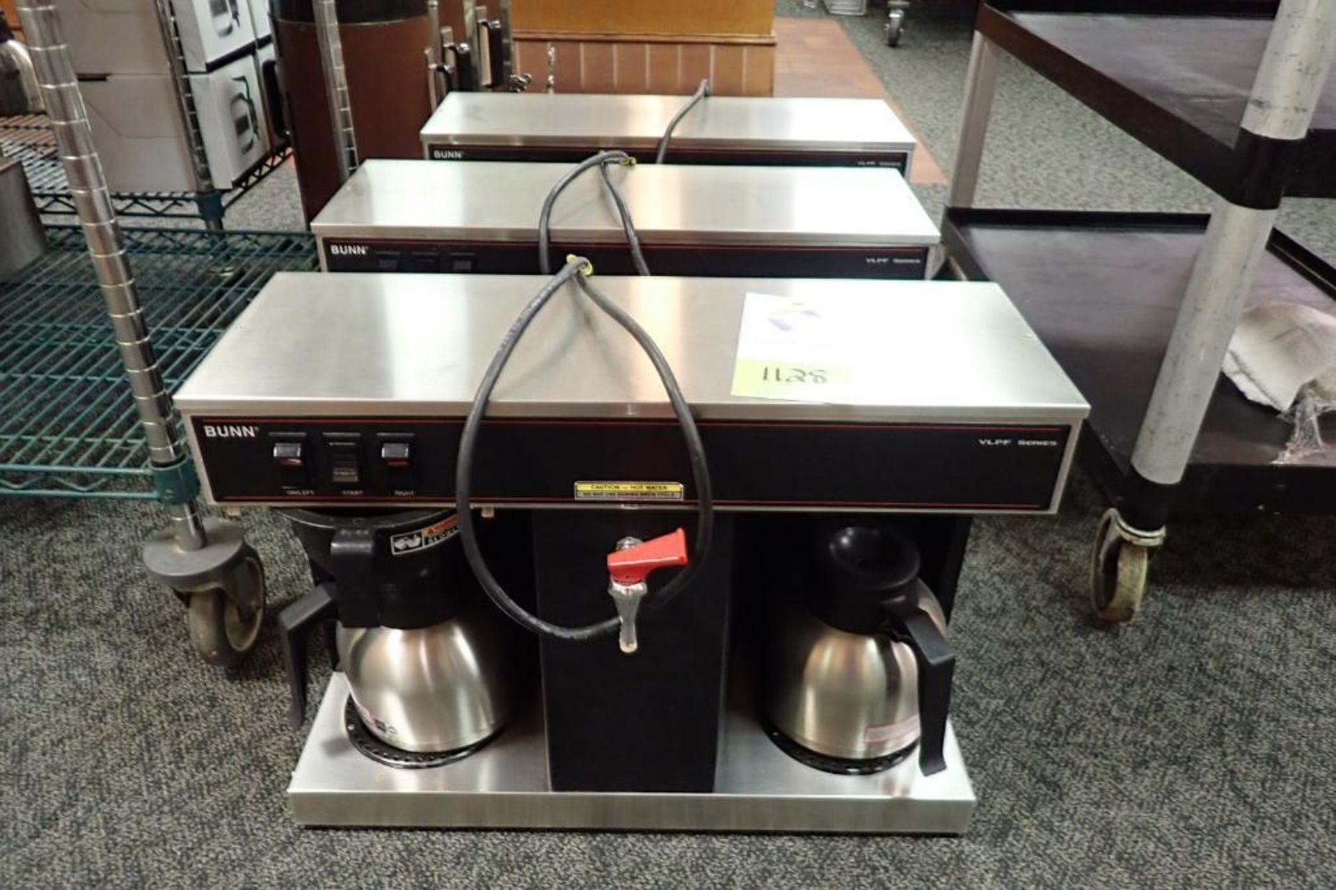 Bunn coffee maker with 2 coffee pots