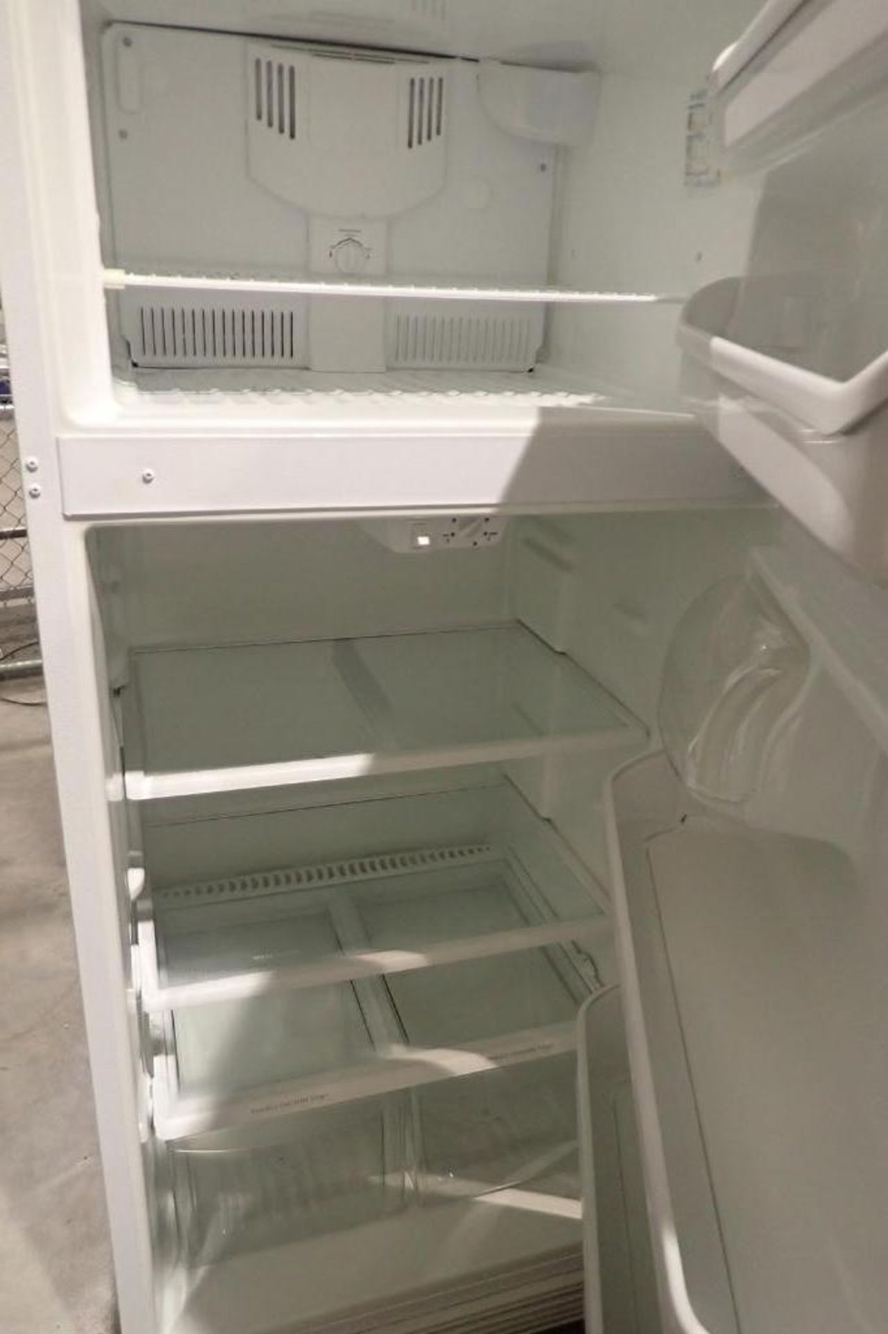 Frigidaire white refrigerator and freezer combo - Image 5 of 10