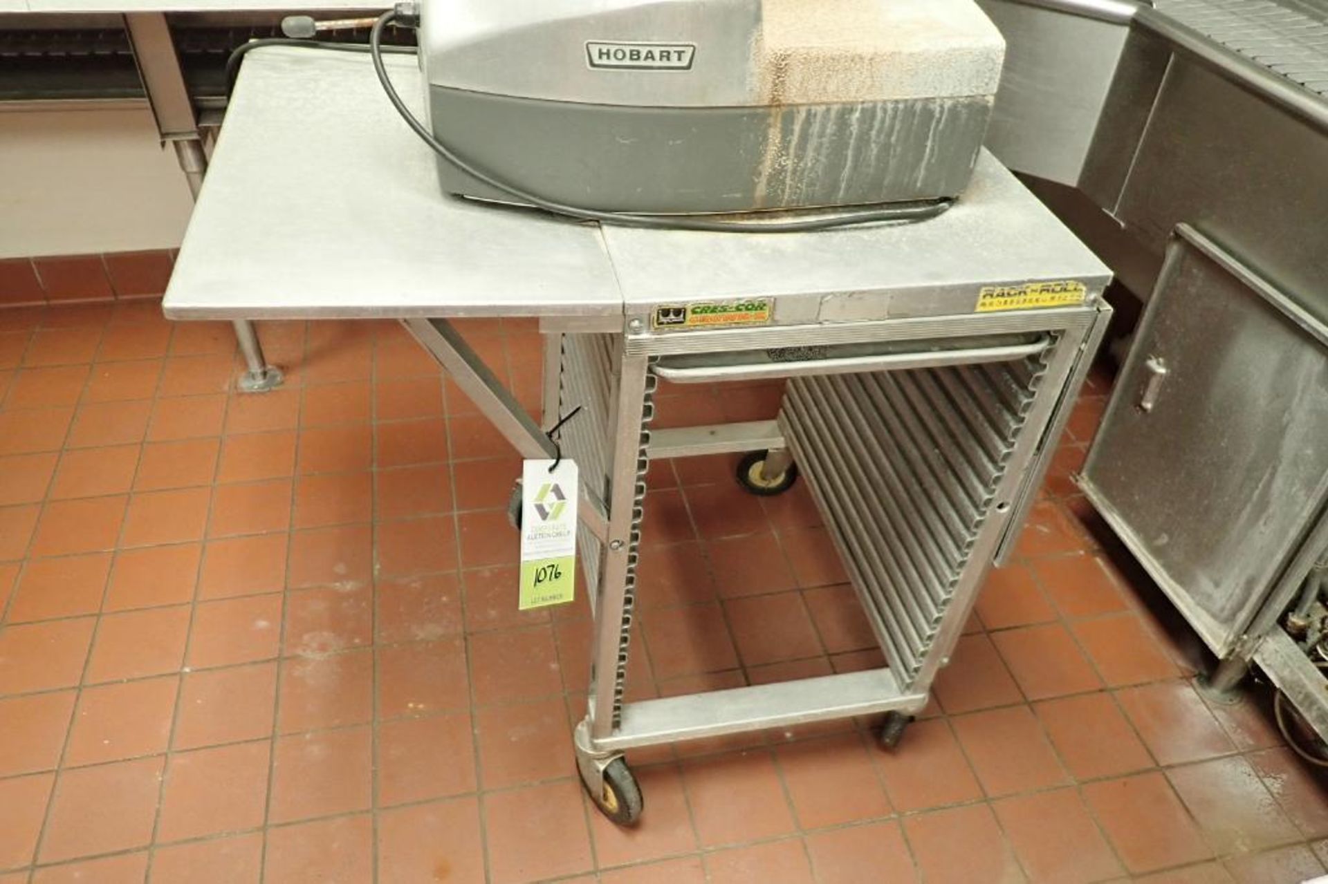 Cres-cor aluminum tray cart with folding sides - Image 2 of 6