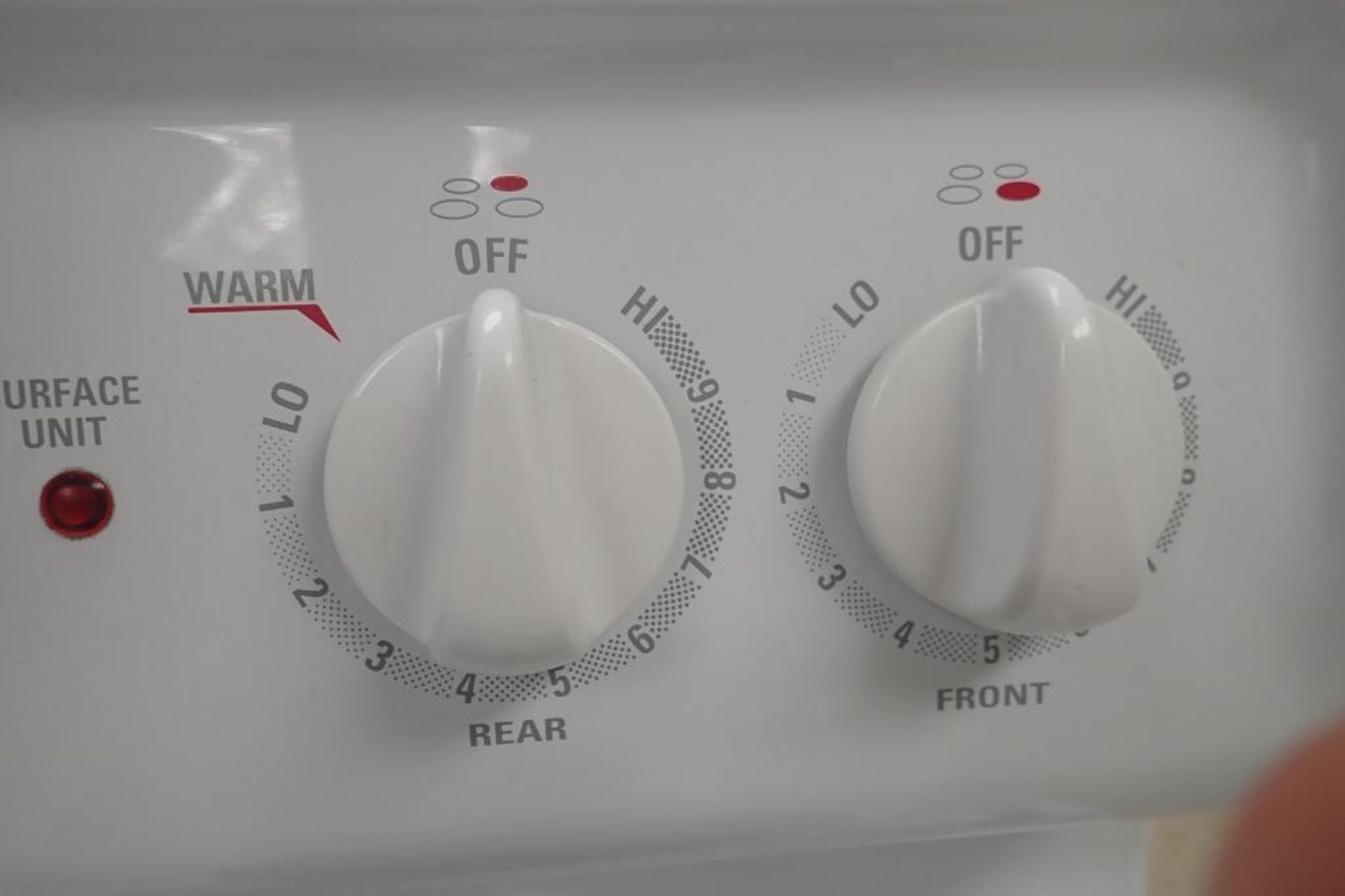 GE Spectra white coil range and oven combo - Image 6 of 10