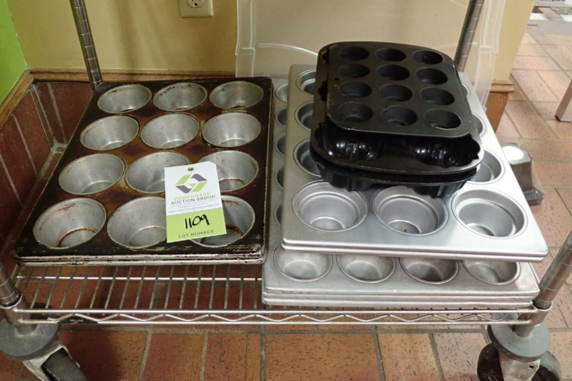 Lot of assorted muffin pans