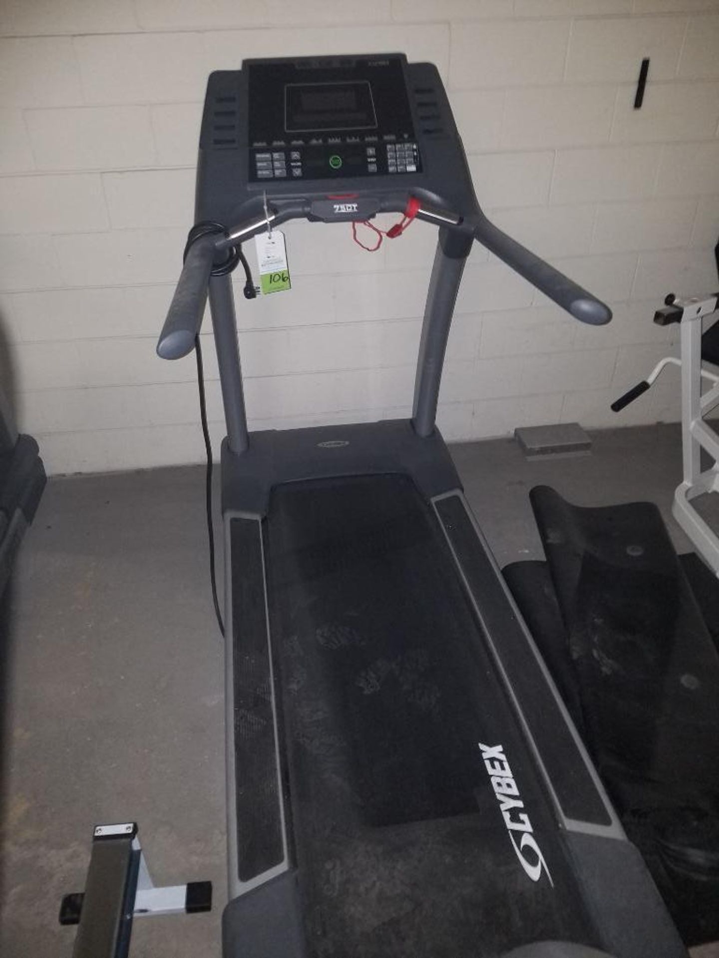 Manufacturer: Cybex - Treadmill - Model Number: 770T