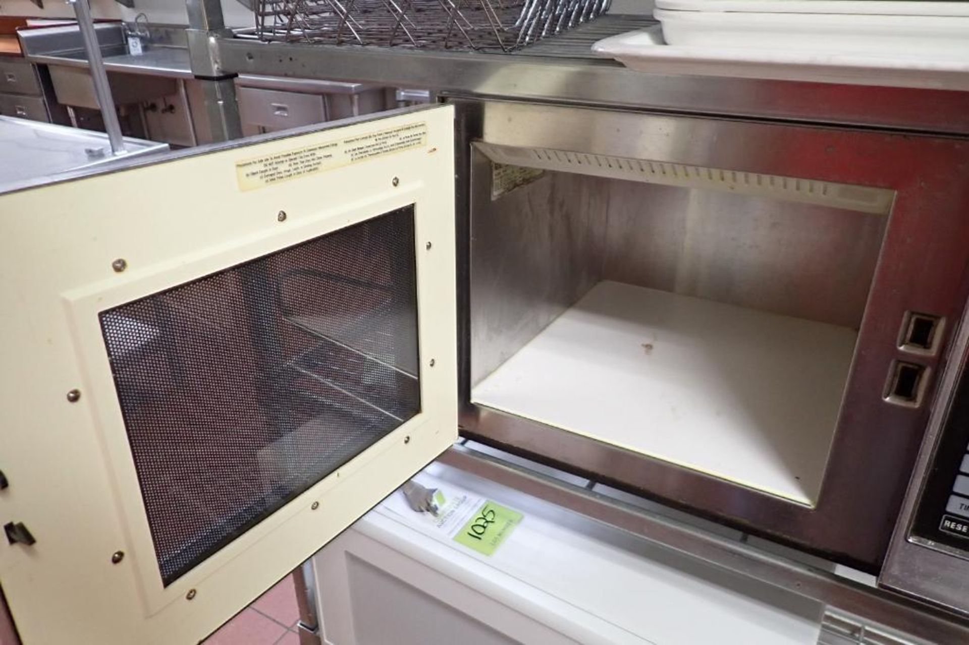 Amana microwave - Image 3 of 4