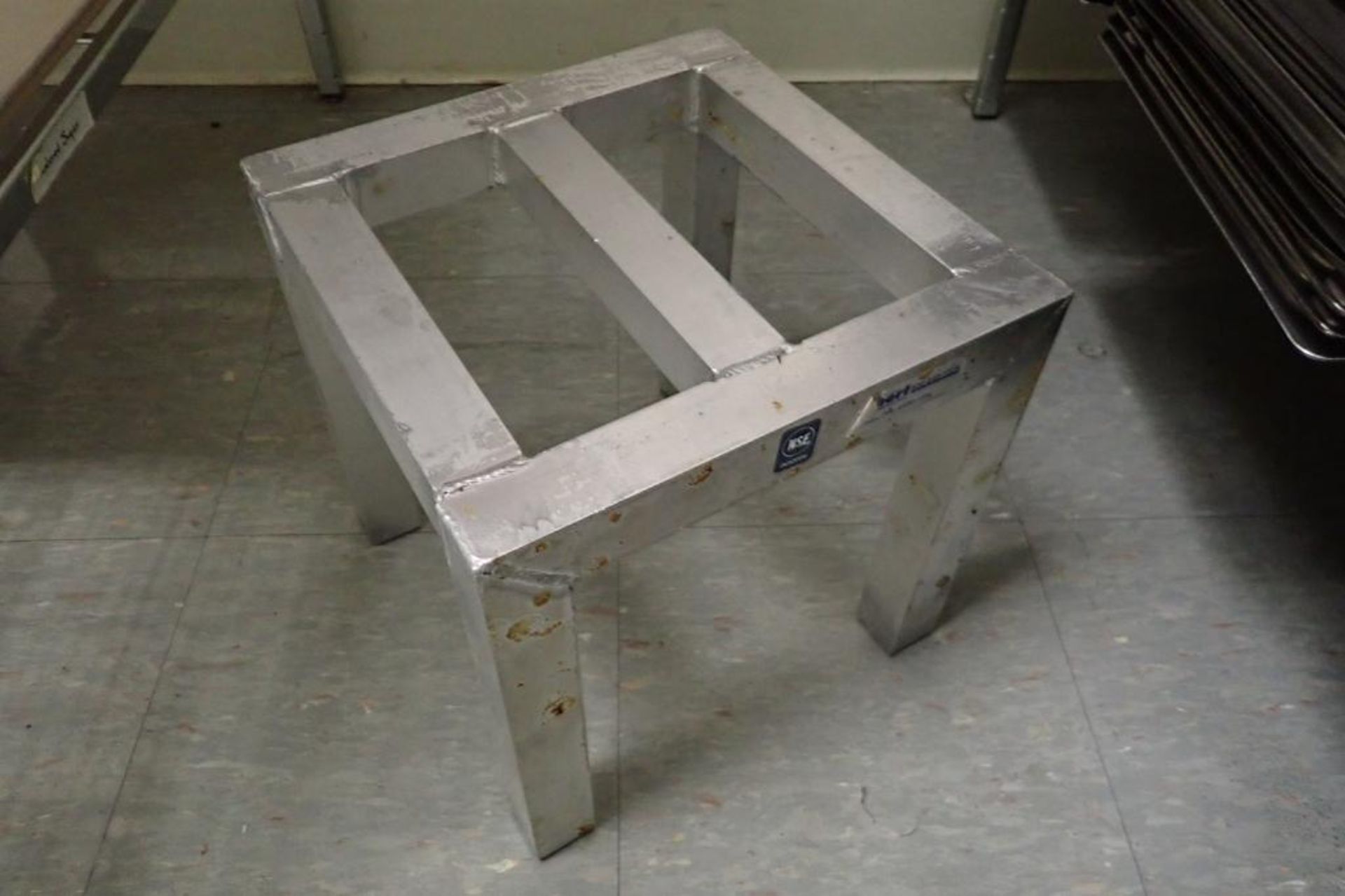 Hubert aluminum rack - Image 3 of 3