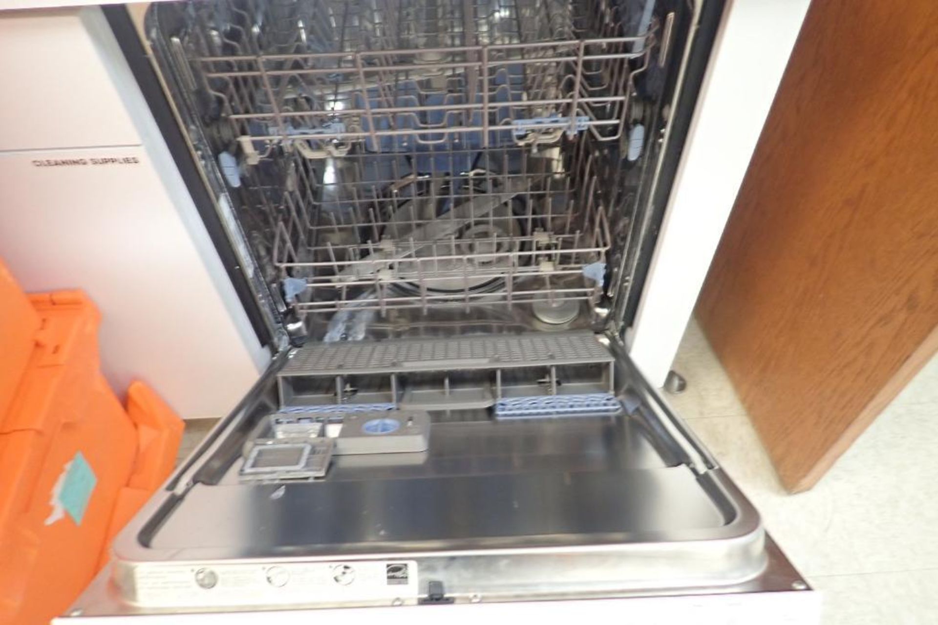 Whirlpool Gold Series dishwasher - Image 2 of 4