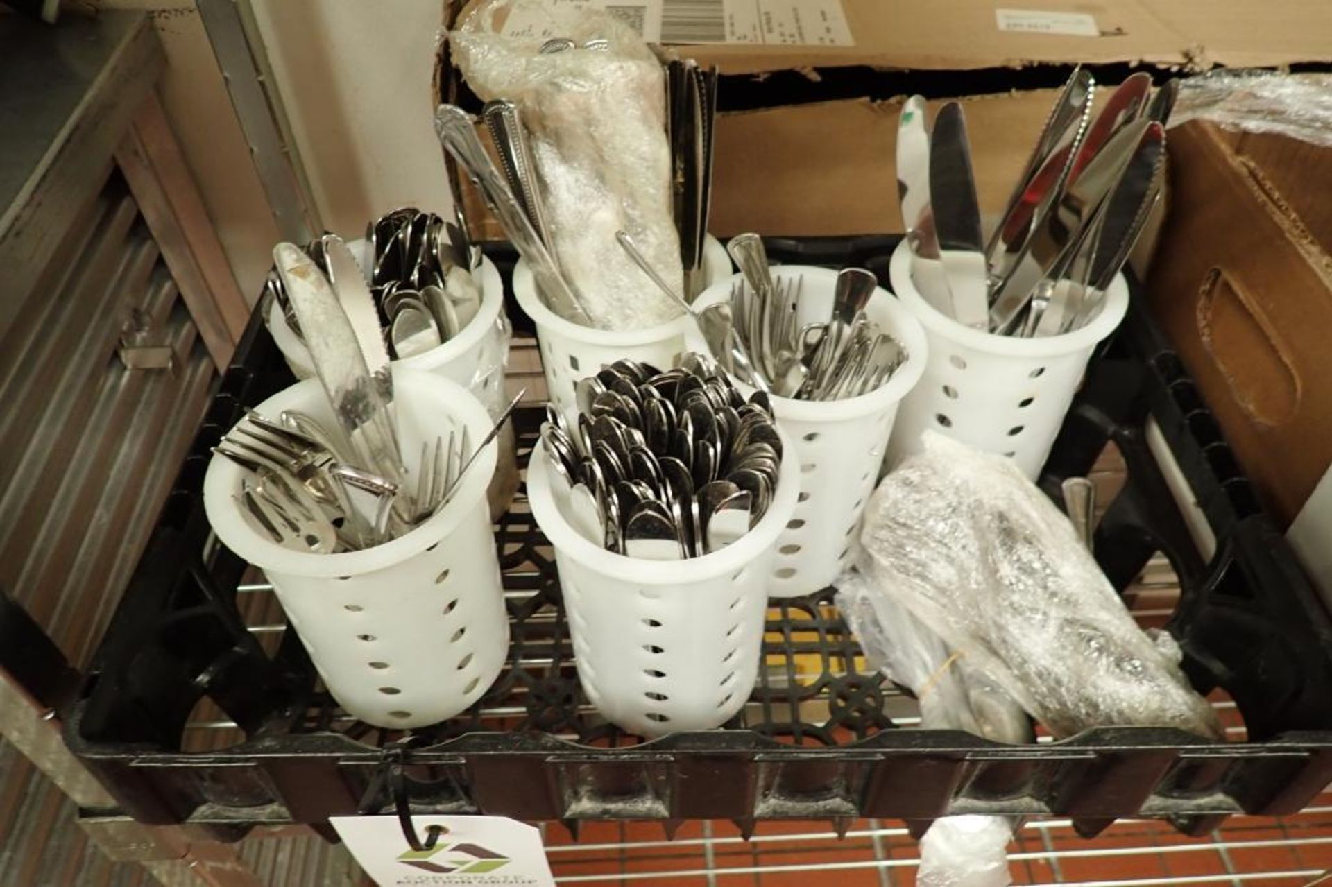 Lot of assorted silverware