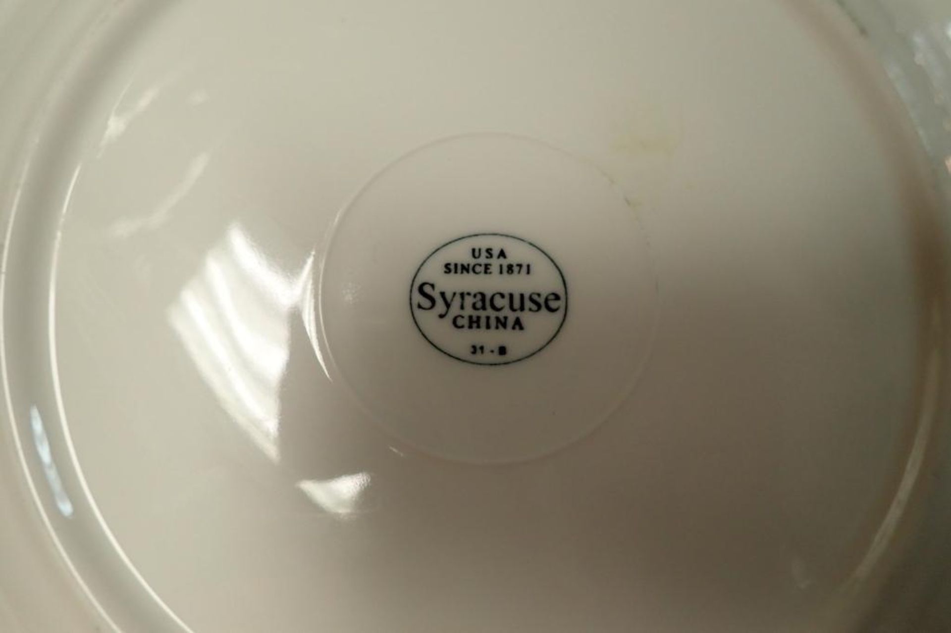Lot of large dining plates - Image 3 of 3