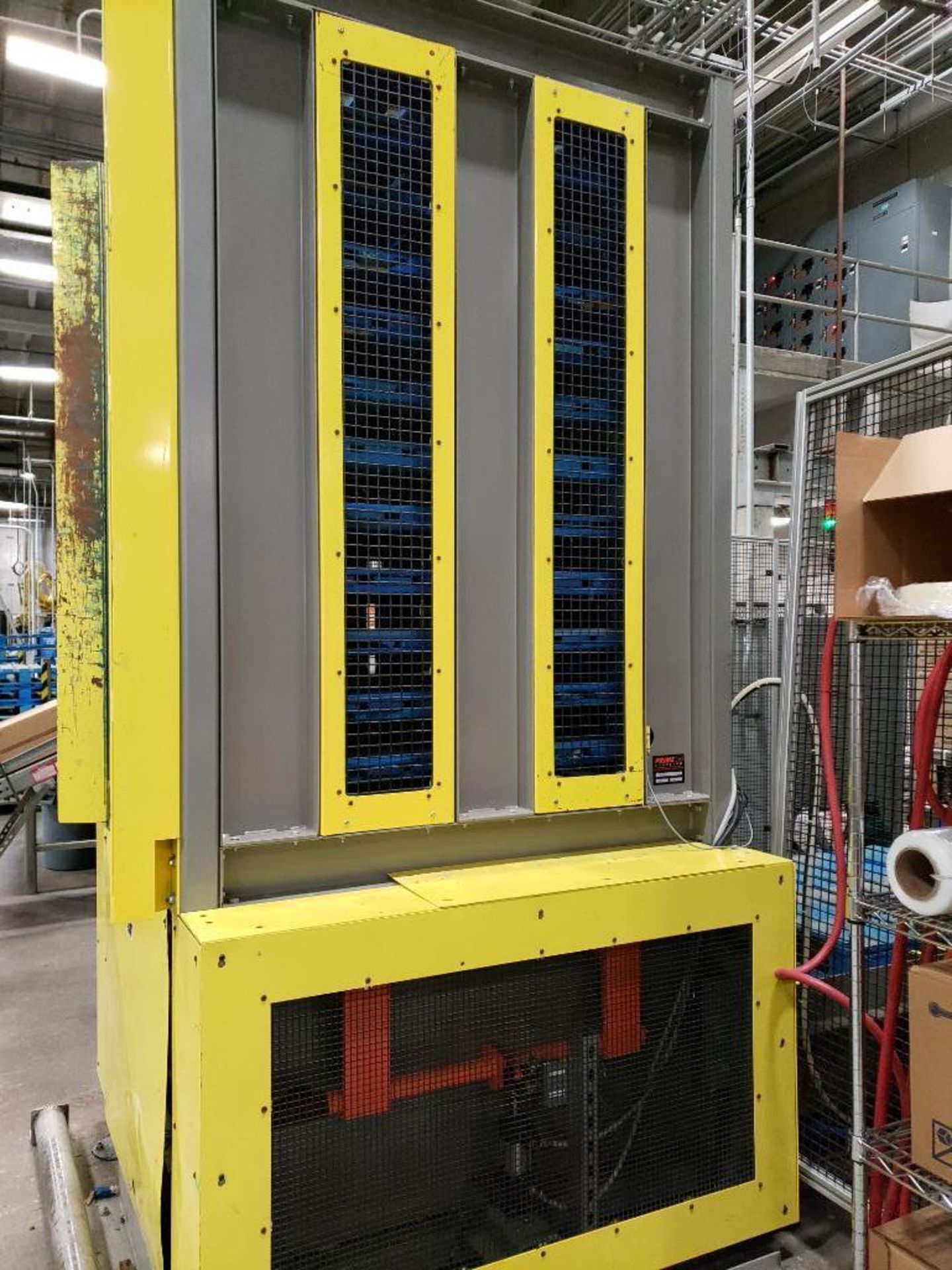 Fanuc palletizer and conveyor system {Located in Darien, WI} - Image 11 of 13