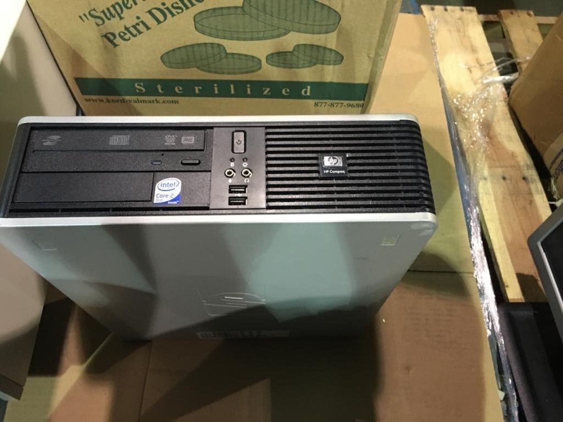 HP Compaq computer with monitor {Located in Omaha, NE} - Bild 3 aus 5