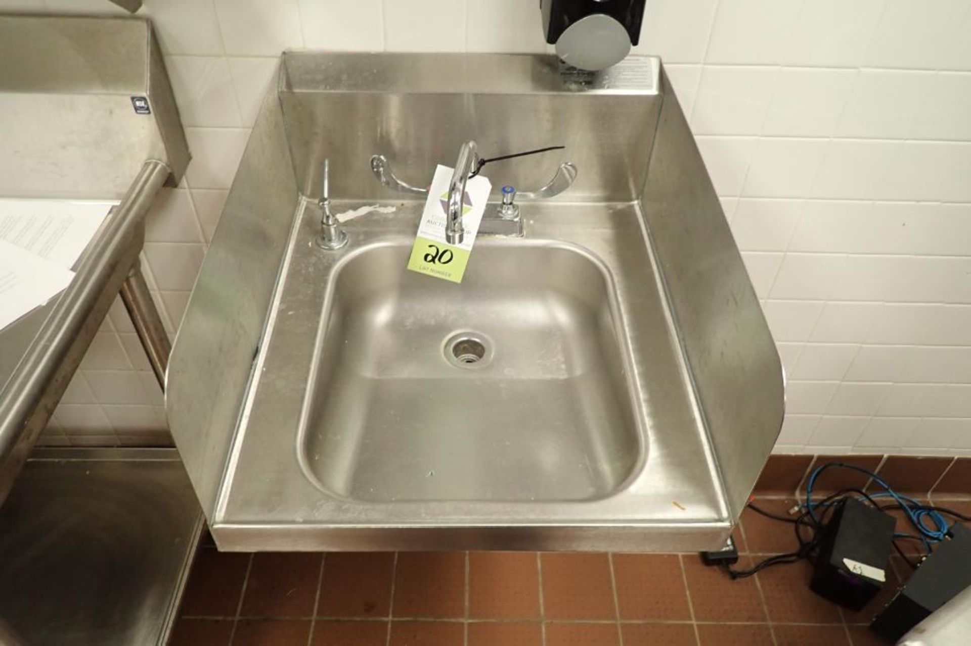 Advance Tabco SS wall mount sink, 20 in. wide x 24 in. deep