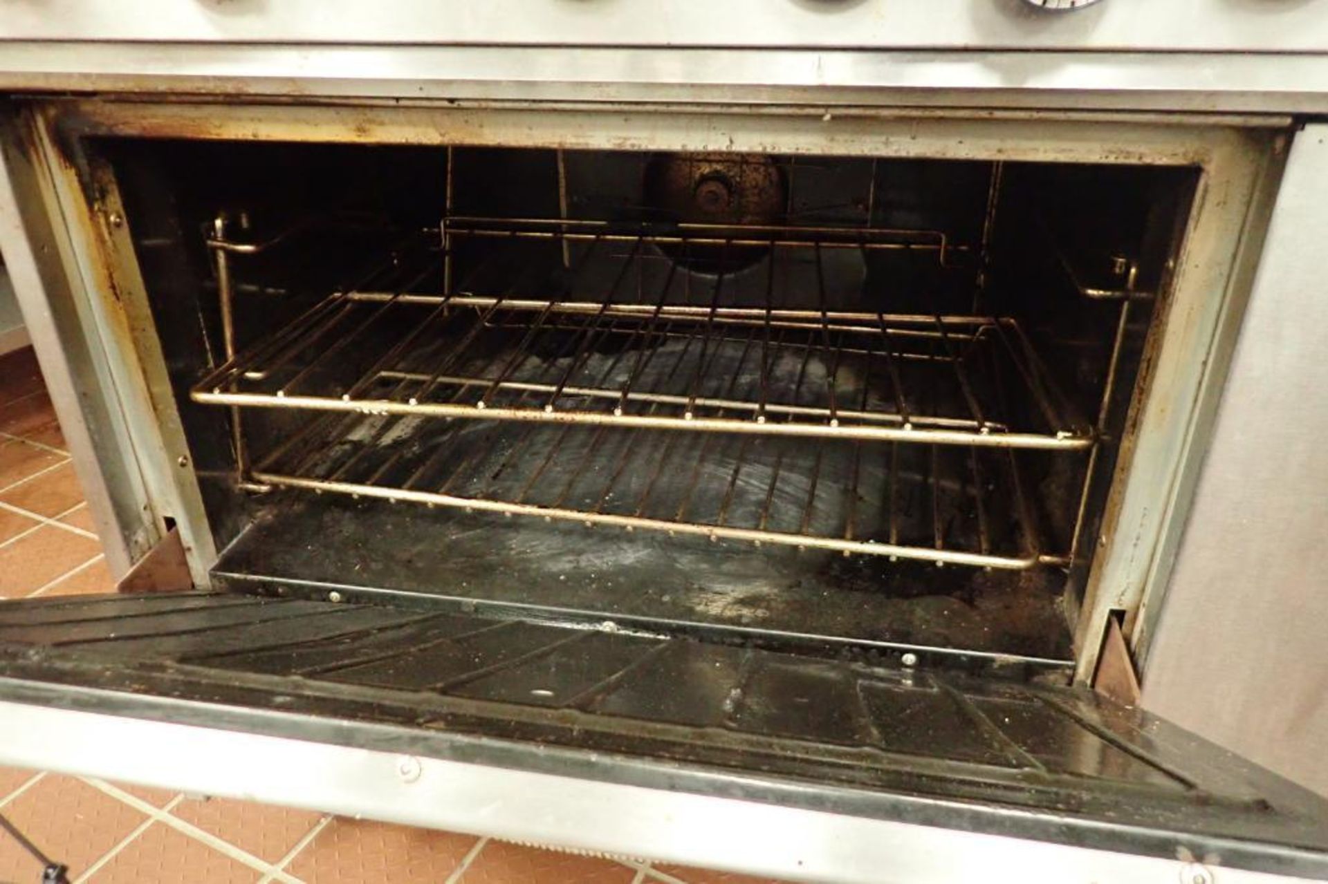 US Range six burner standard oven, Model PX-6-26CP, natural gas, 36 in. wide x 33 in. deep x 60 in t - Image 5 of 6